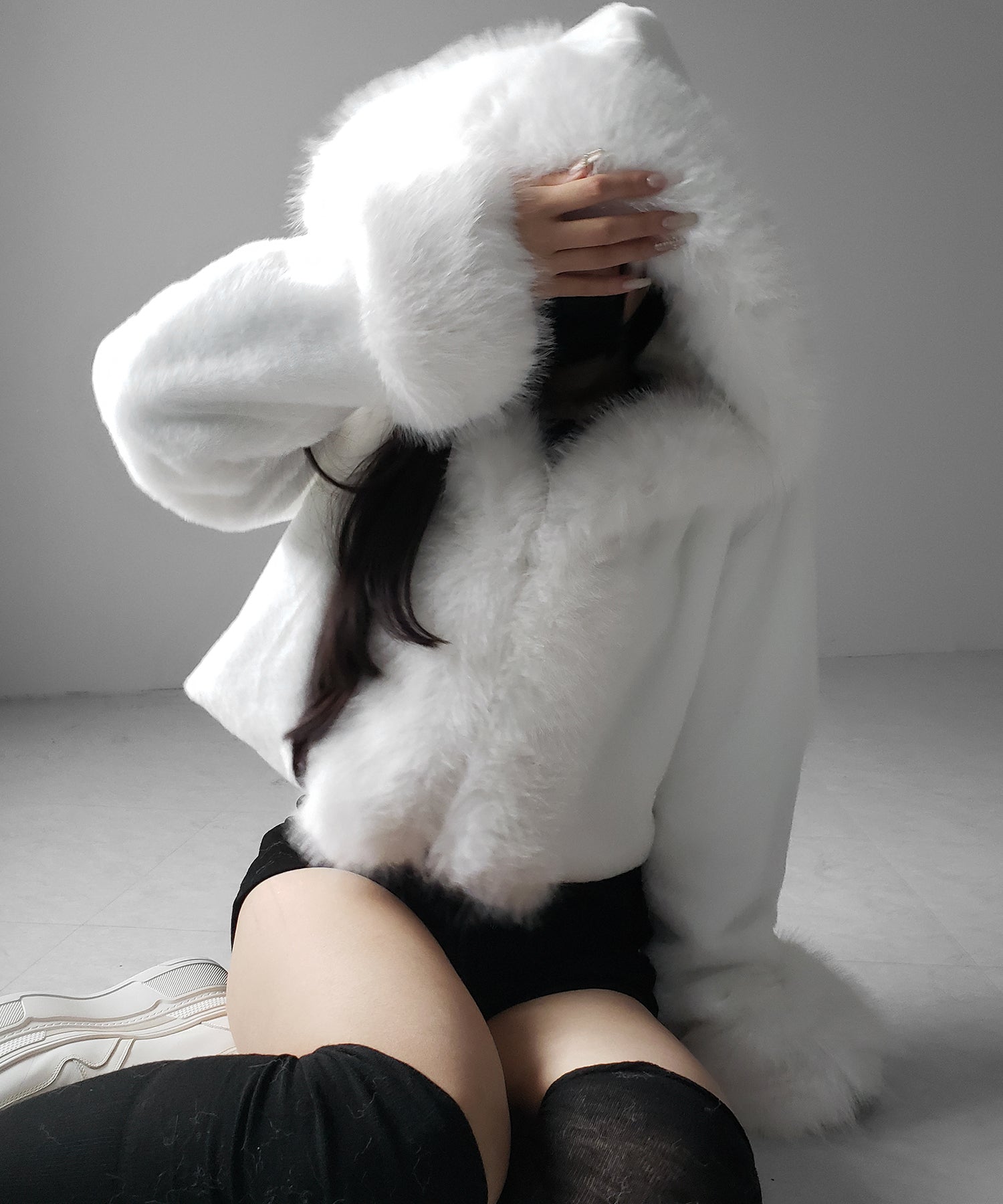 フェイクファーフードレディーショートコート / fake fur hoodec lady short coat