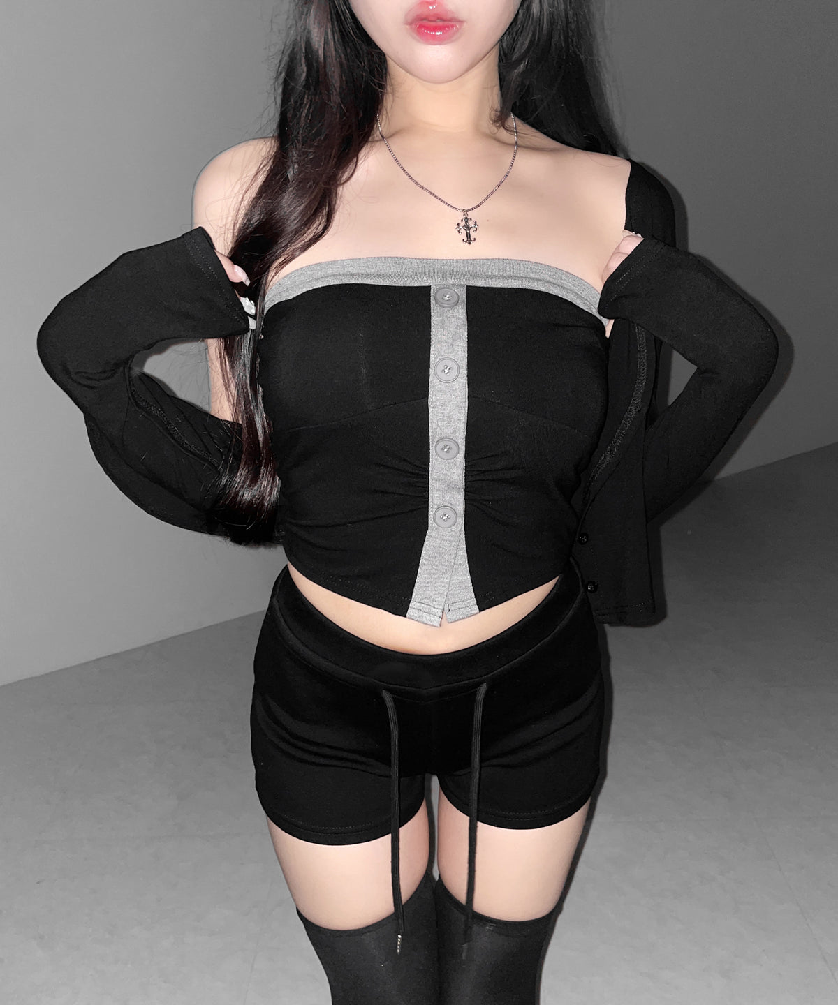 【 2点セット 】バイカラーボタンベアトップス&ショートカーディガン SET / bicolor button bare top & short cardigan SET