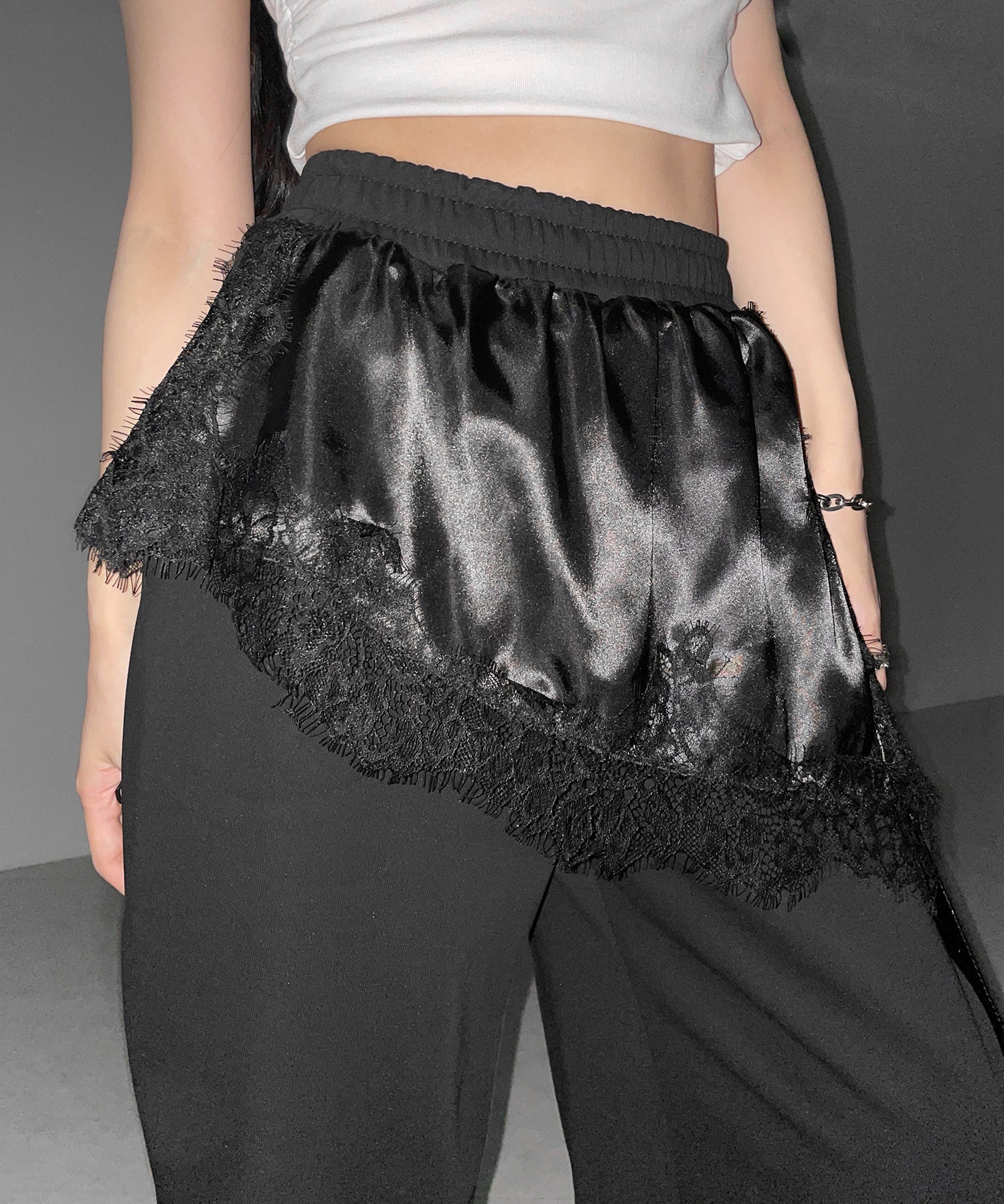 レースドッキングレイヤードスウェットワイドパンツ / lace docking layered sweat wide pants