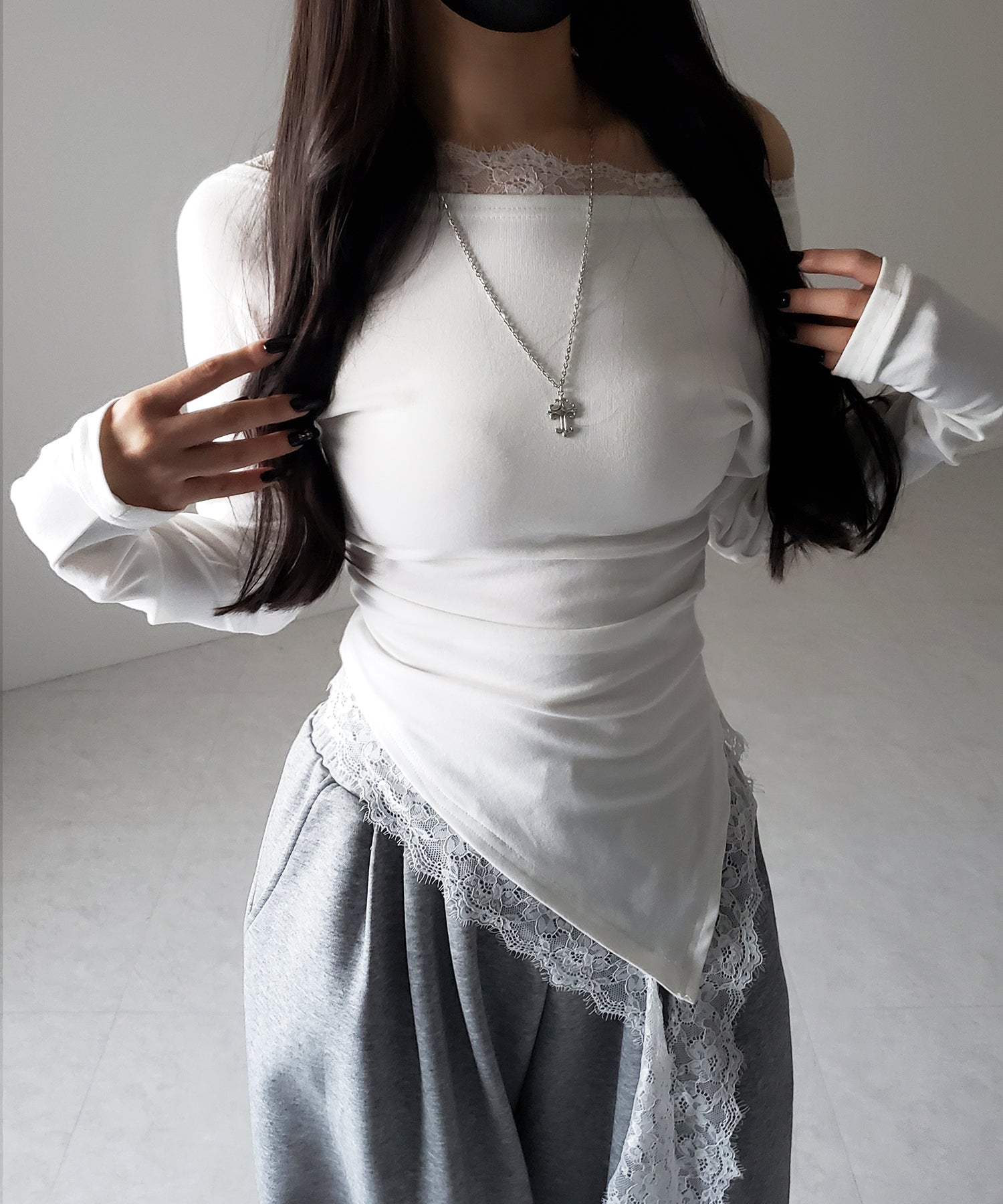 【 2color 】ワンショルダーレースドッキングアシンメトリートップス / one shoulder lace docking asymmetry tops