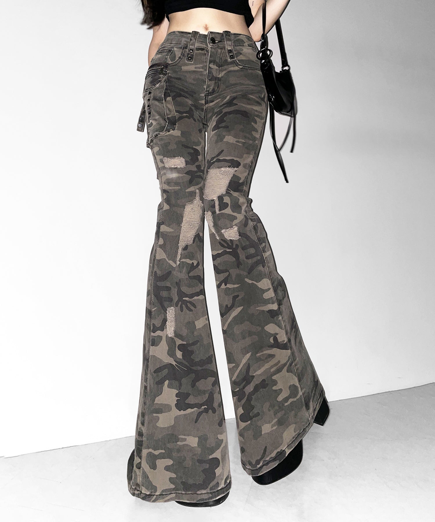 ヴィンテージカモフラ迷彩ダメージフレアデニムパンツ / vintage camouflage damage flared denim pants