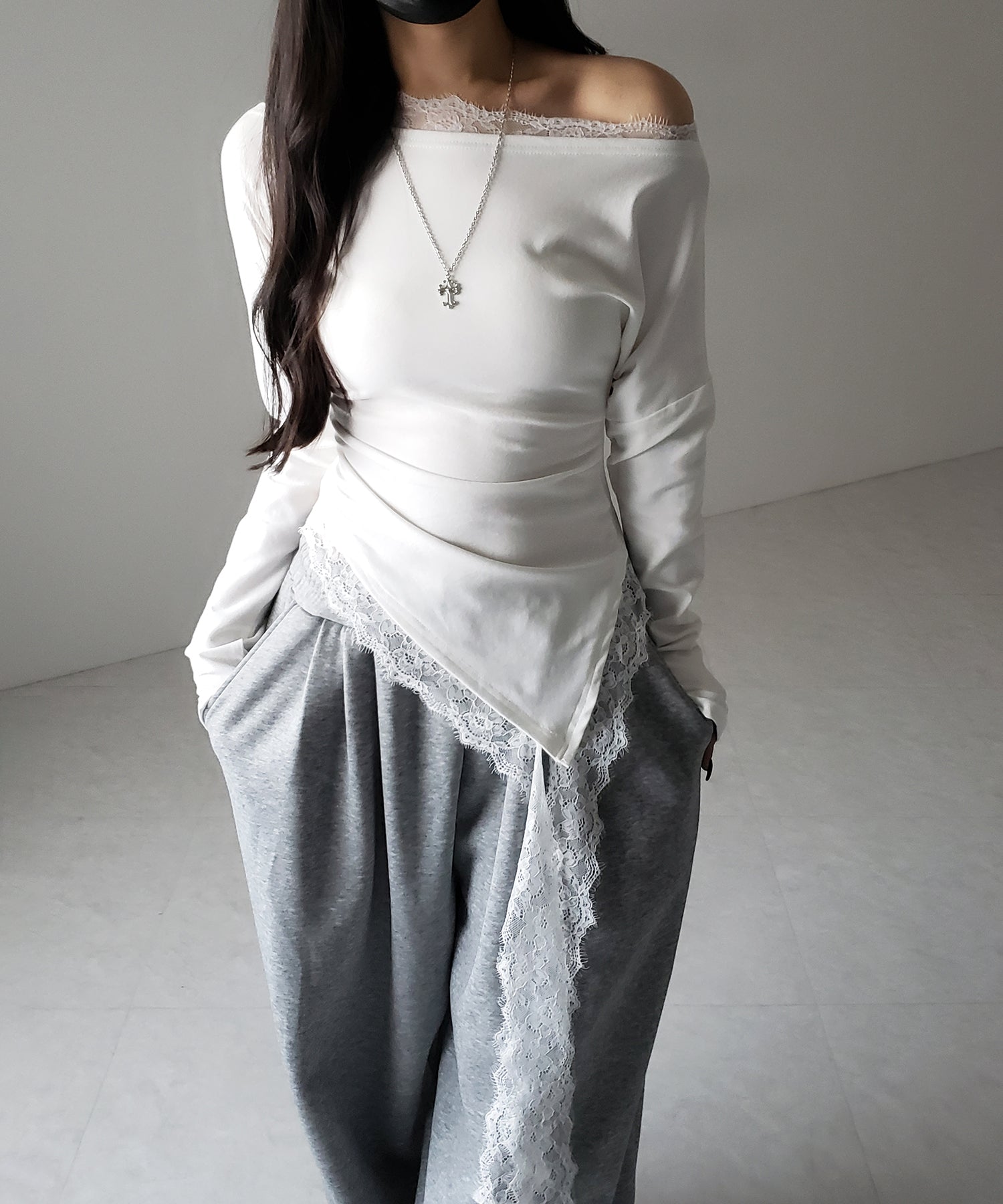 【 2color 】ワンショルダーレースドッキングアシンメトリートップス / one shoulder lace docking asymmetry tops