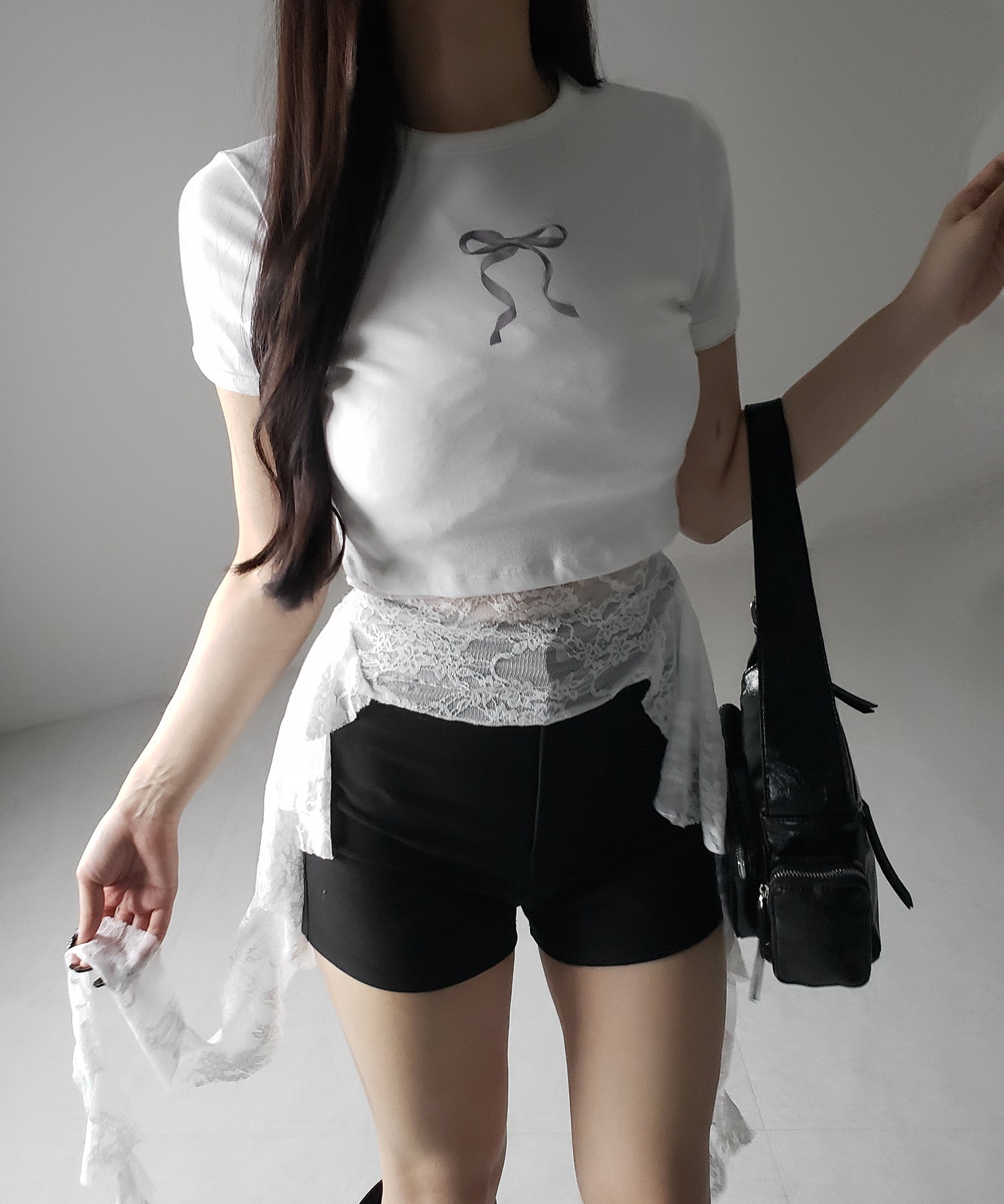 【 2color 】アシンメトリーフリルレースベアトップス / asymmetry frill lace bare tops