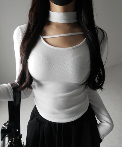 【 裏起毛 】チョーカーナナメストラップシャーリングトップス / choker naname strap shirring tops