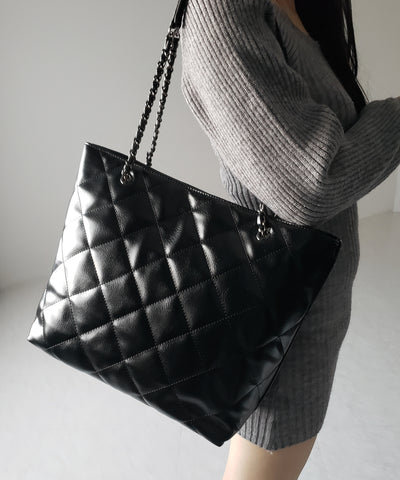 【 A4収納可 】キルティングチェーンスクエアトートショルダーバッグ / quilting chain square tote shoulder bag