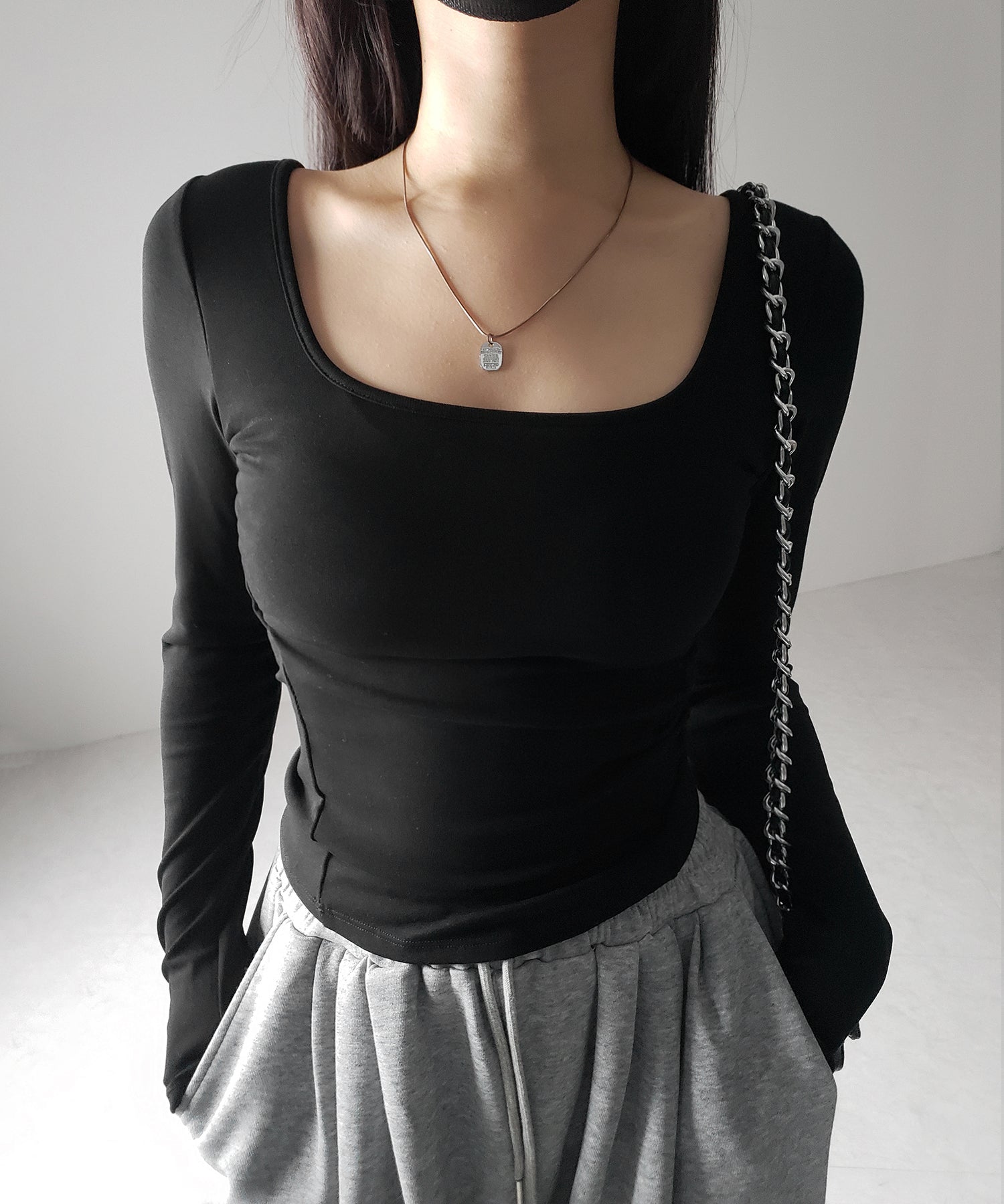 【 裏起毛 / カップ付き 】スクエアネックスリムカットソートップス