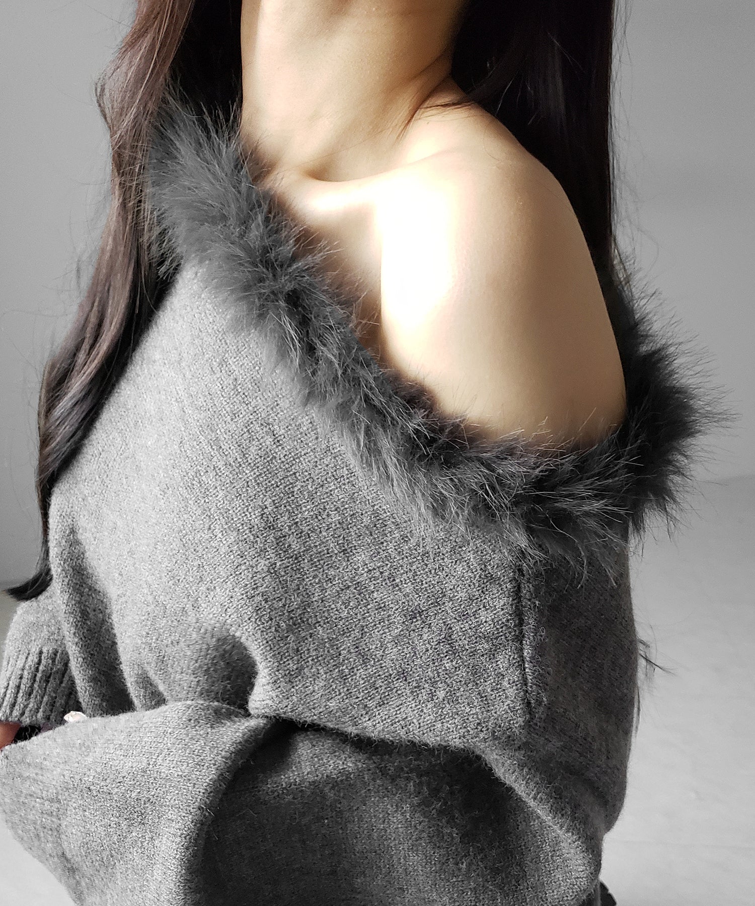 【 ニットセットアップ 】フェイクファーワンショルオーバーニット + ニットショートパンツ SET / fake fur one-shoulder over knit + knit short pants SET