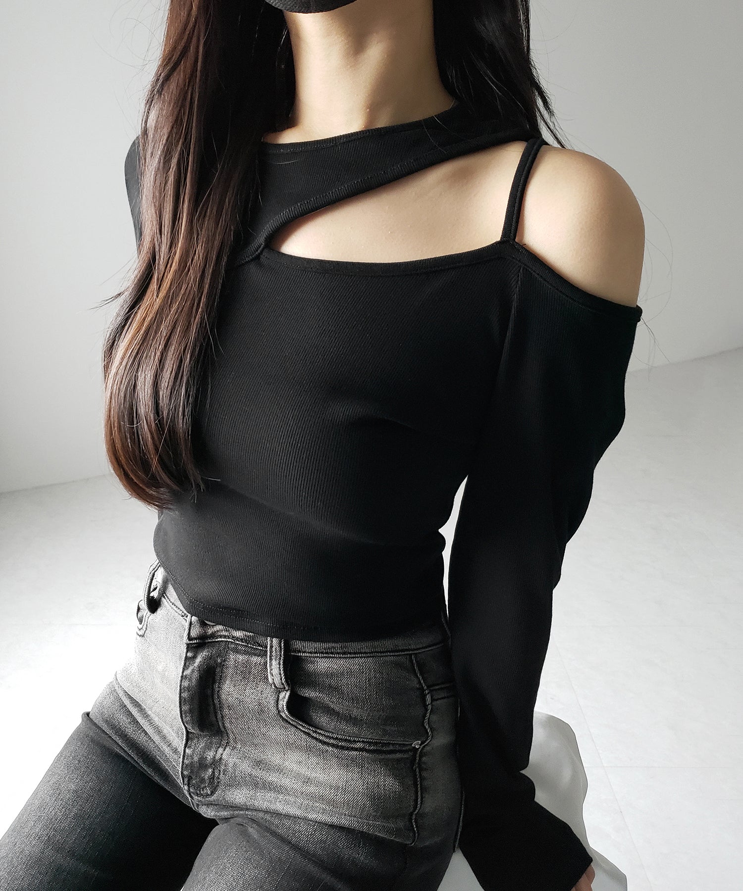 ショルダーカットアウトストラップリブトップス / shoulder cutout strap lib tops
