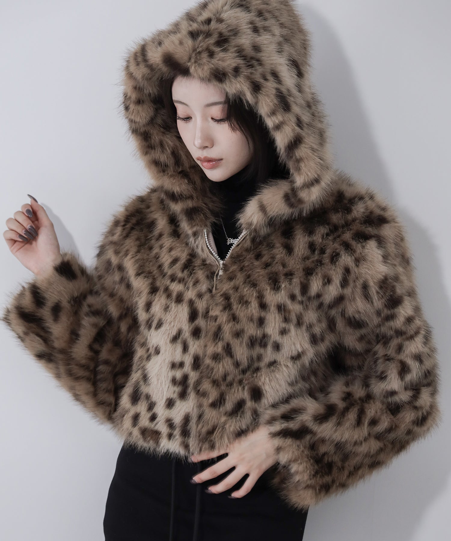 レオパードフェイクファーフーディショートコート / reopard fakefur hoodie short coat