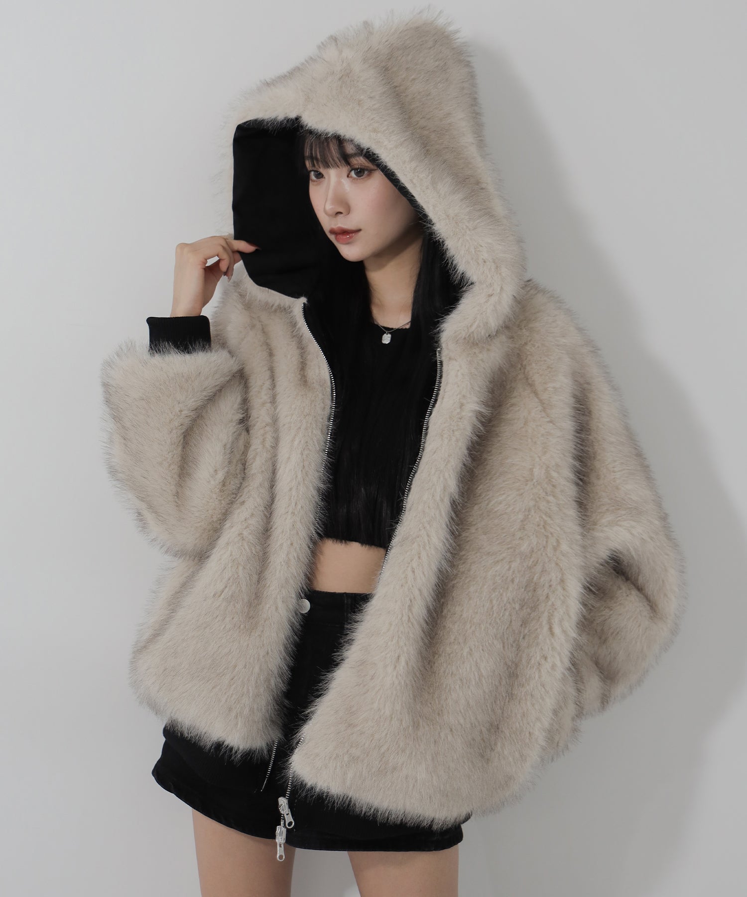 【 リバーシブル2WAY】ビッグフーディボリュームフェイクファーブルゾン / Reversible big hoodie volume fake fur blouson