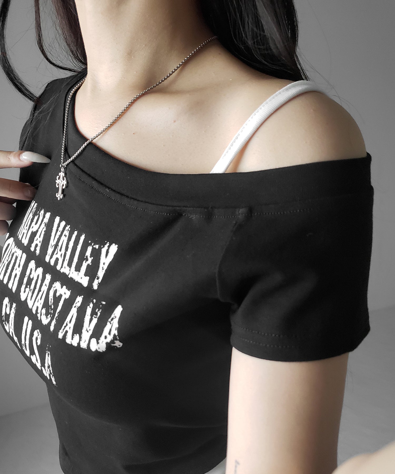 ヴィンテージロゴワンショルレイヤードTシャツ / vintage logo one-shoulder layered T-shirt