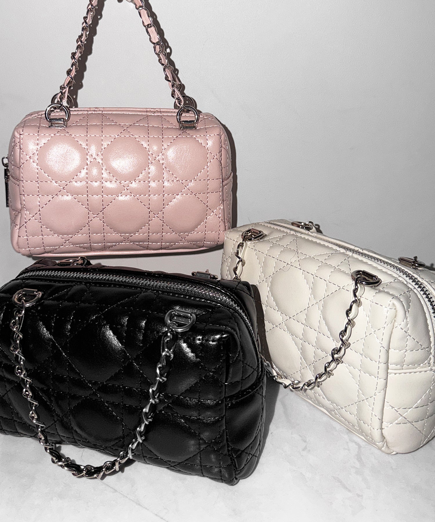【 ショルダーストラップ付き2WAY 】キルティングスクエアチェーンショルダーミニバッグ / 2WAY quilted square chain shoulder mini bag