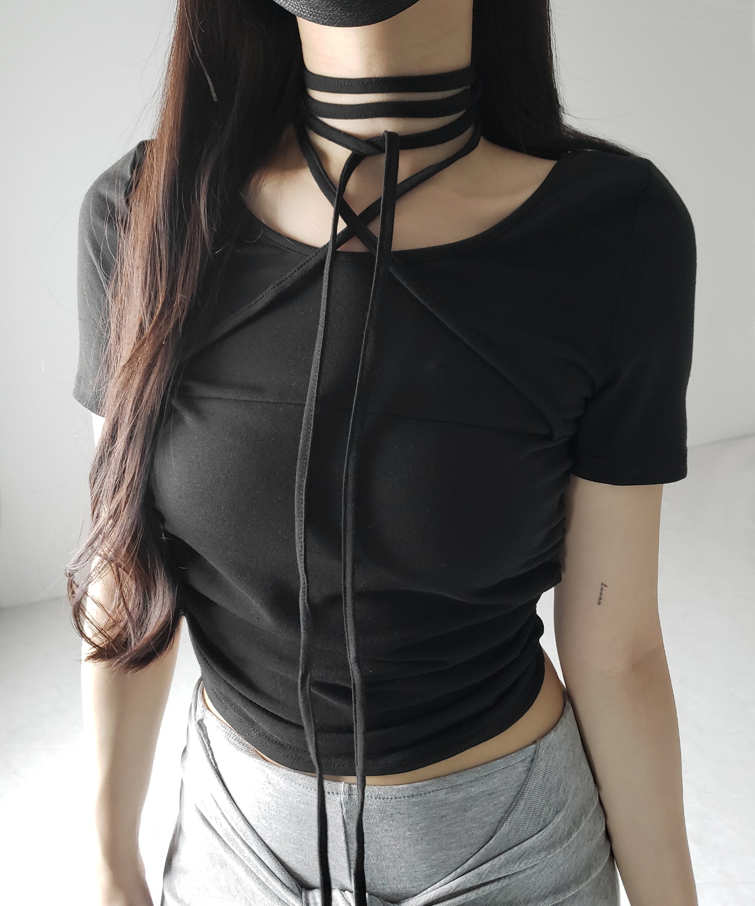 クロスストラップロングチョーカー半袖リボントップス / cross strap long choker short sleeve ribbon tops