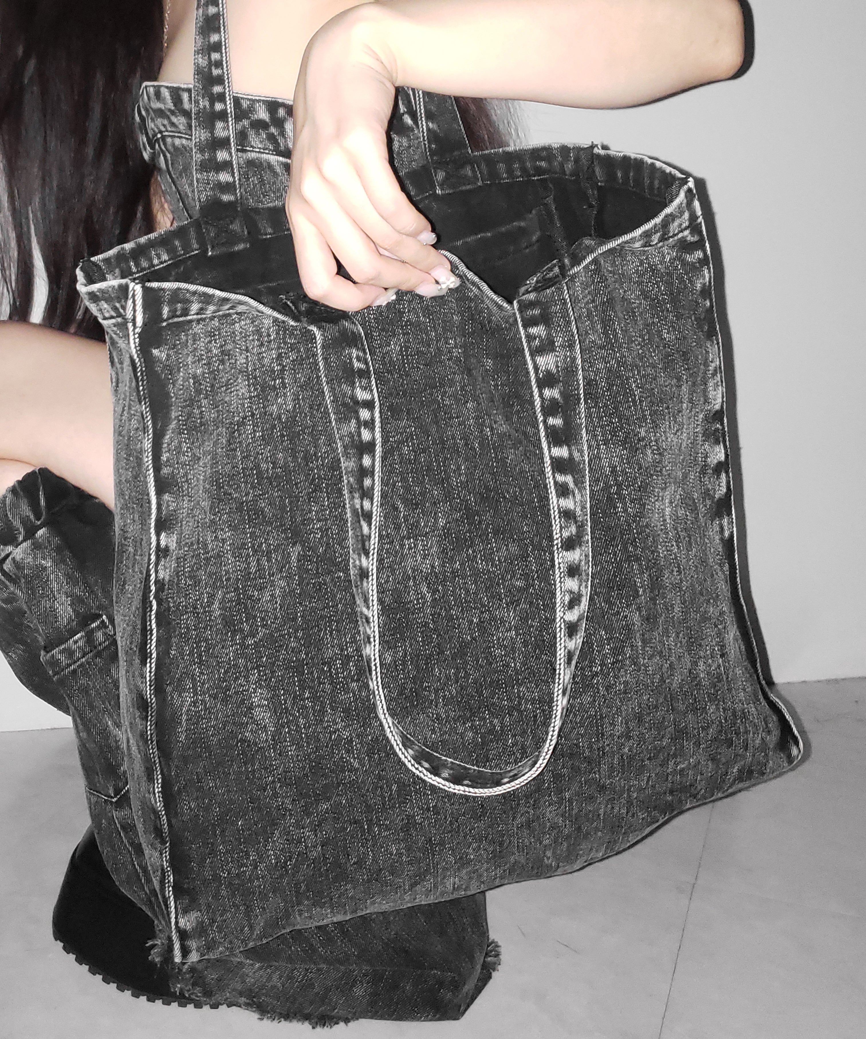 【 2color 】ヴィンテージケミカルブリーチビッグスクエアデニムトートバッグ / vintage chemical bleach big square denim tote bag