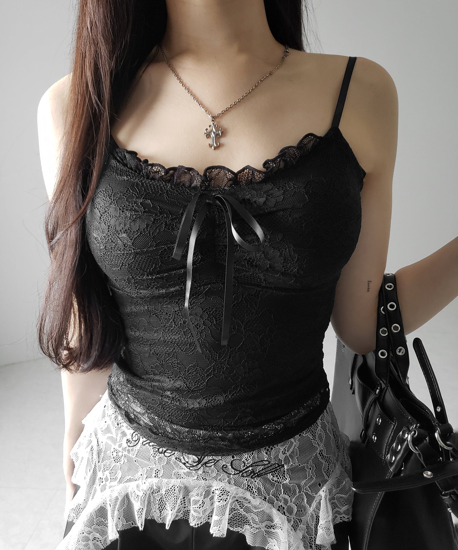 【 2color 】フロントリボンレースレイヤードキャミソール / front ribbon lace layered camisole