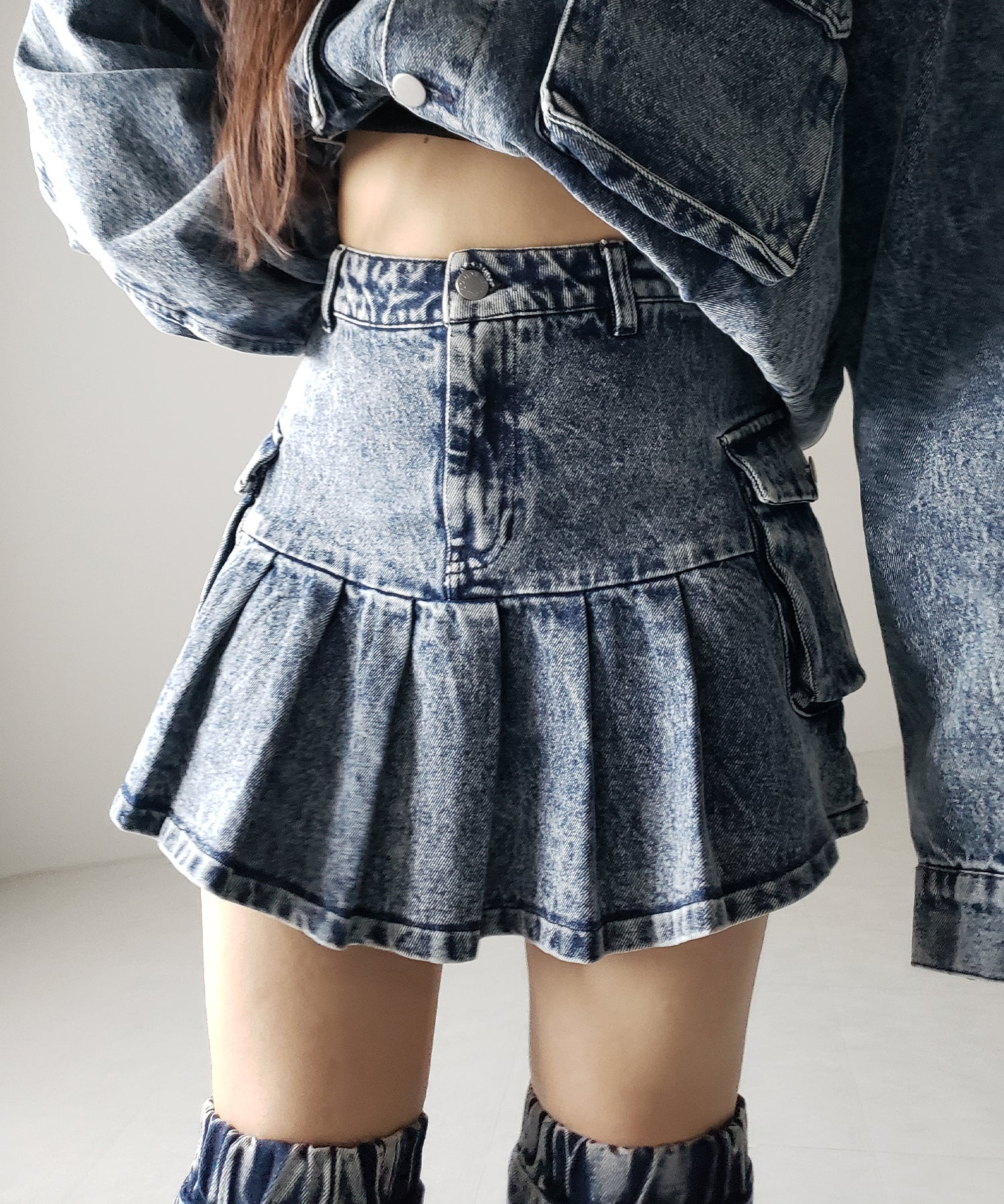 【 セットアップ着用可能 】ヴィンテージケミカルブリーチプリーツデニムミニスカート / vintage bleached pleated denim mini skirt