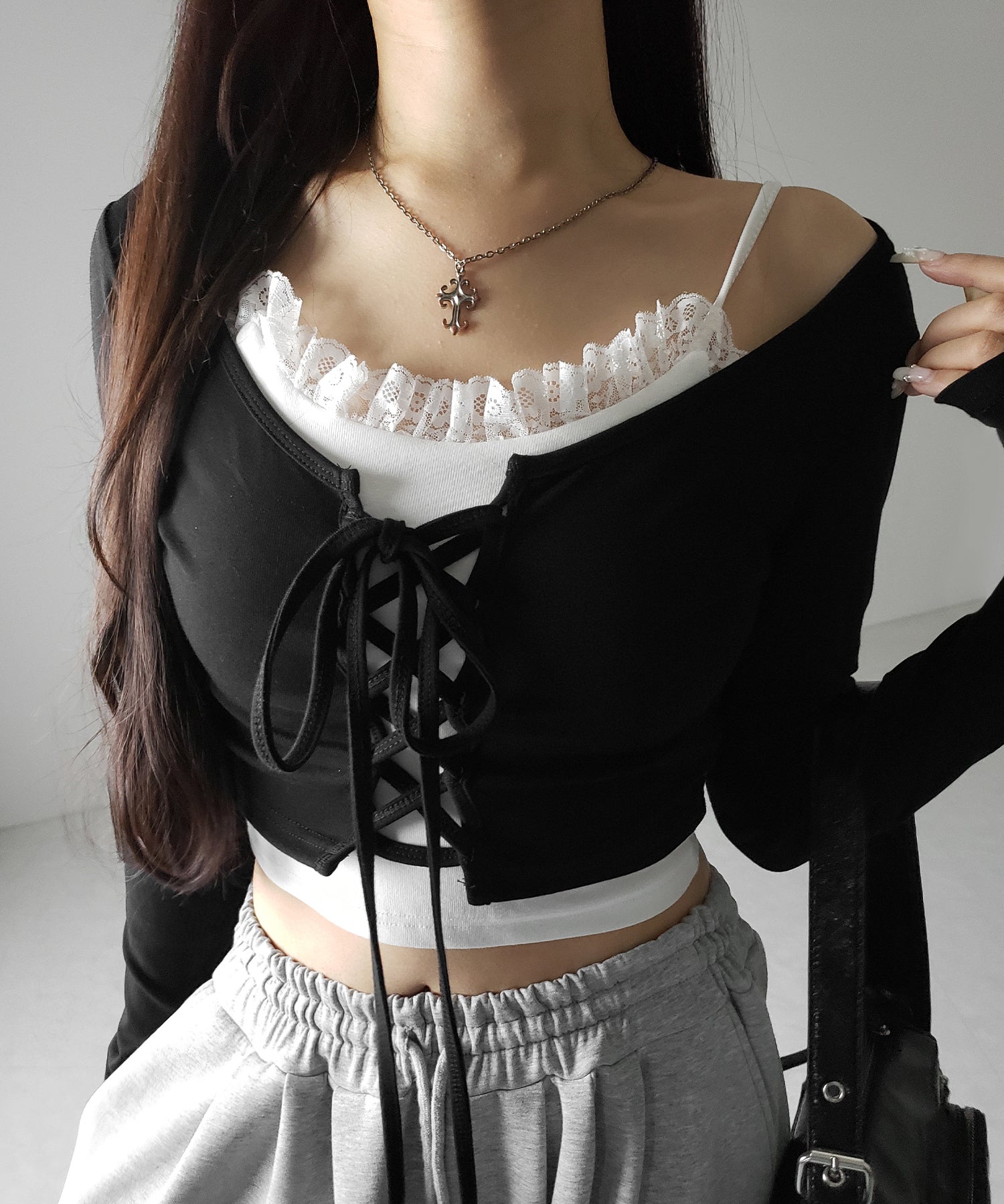 【 新色ピンクが追加!/2点セット 】レースアップリボンショートトップス + レースキャミ SET / lace up ribbon short tops + lace cami SET