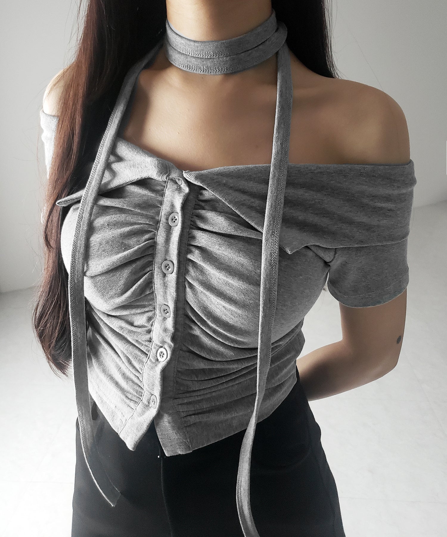 チョーカーロングタイ付き オフショルダータックギャザーTシャツ / choker long tie SET offshoulder tuck gather slim T-shirt