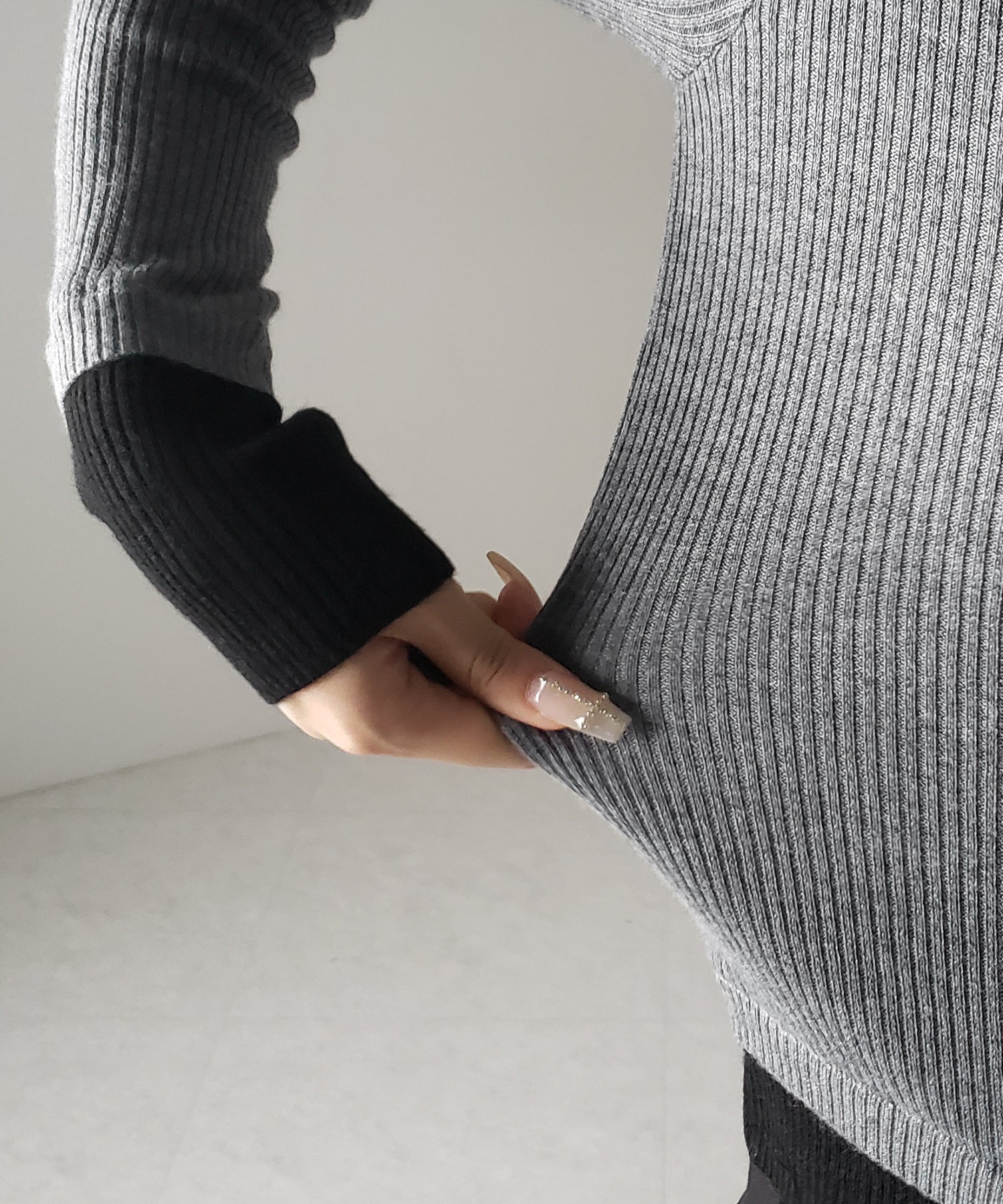 フェイクレイヤードスリムリブニットトップス / Fake layered slim rib knit tops