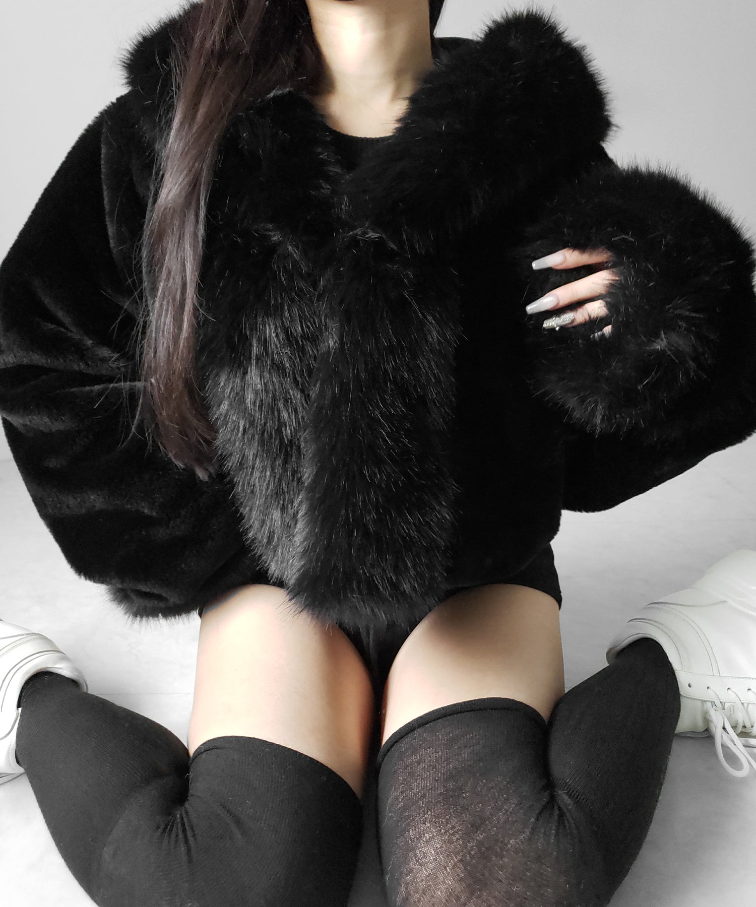 フェイクファーフードレディーショートコート / fake fur hoodec lady short coat