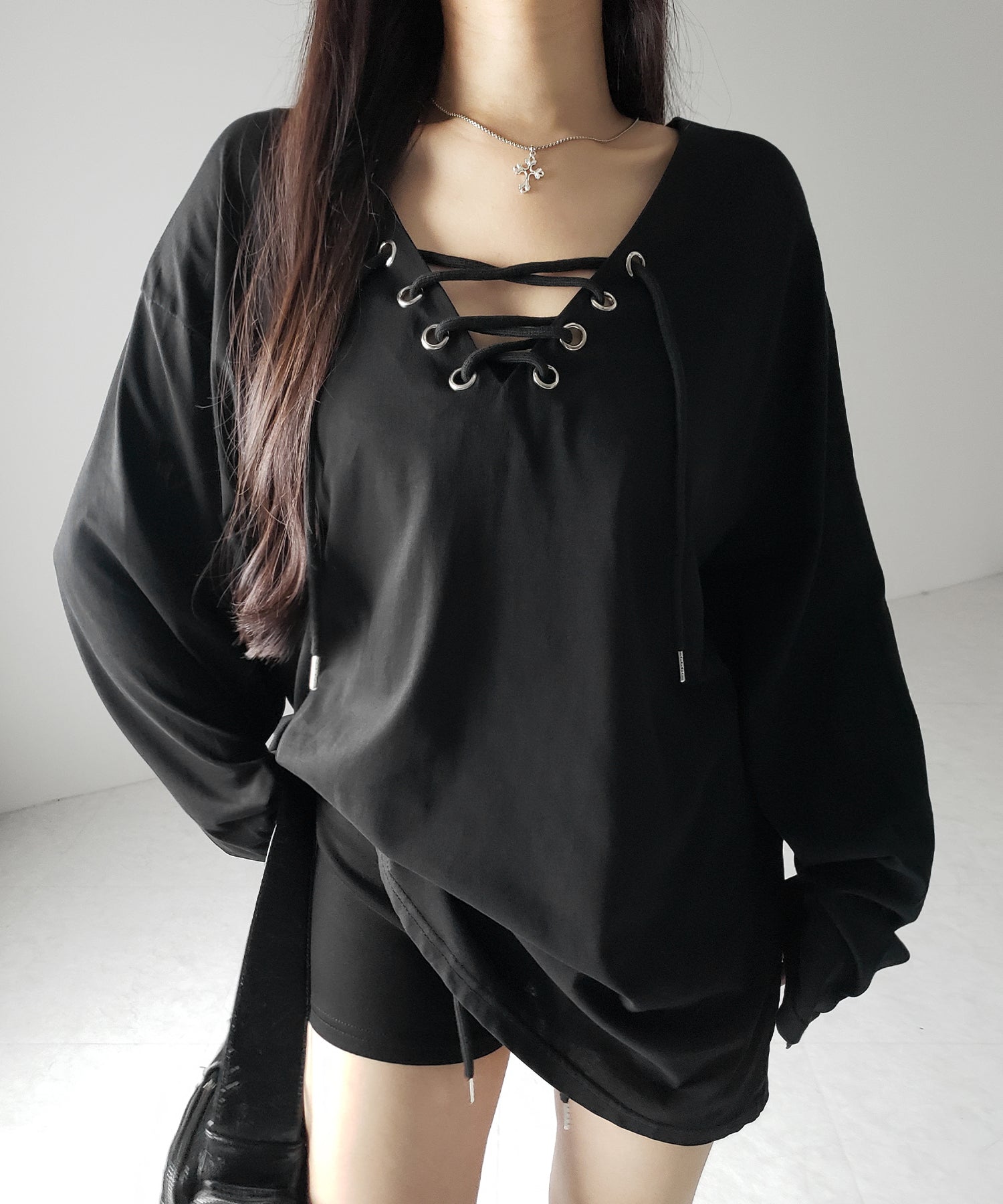 レースアップルーズシルエット長袖ビッグTシャツ / laceup loose silhouette long sleeve big T-shirt