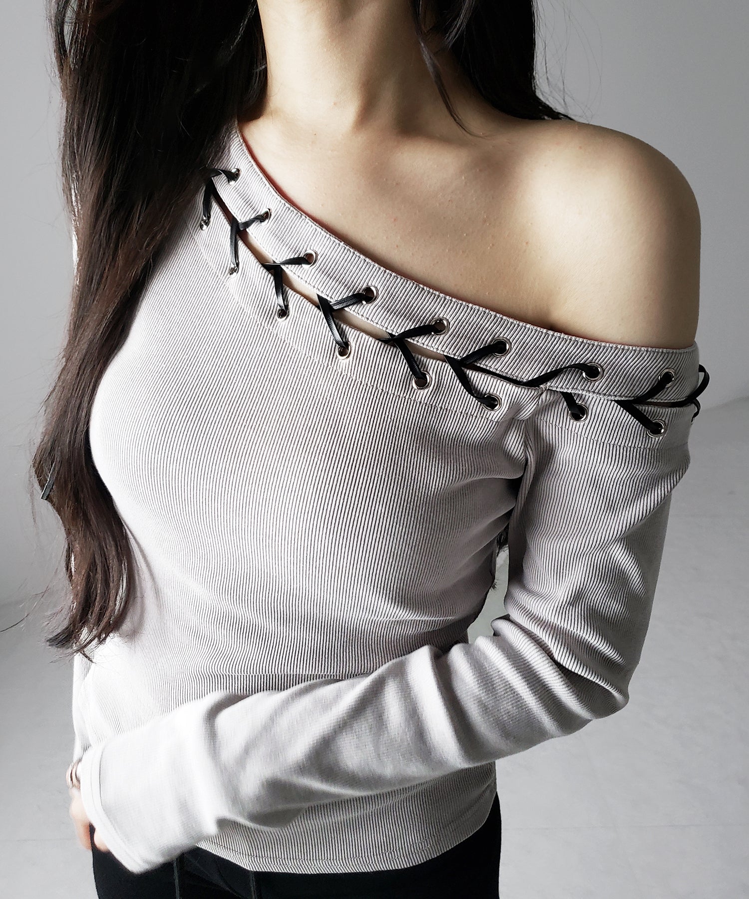 ヴィンテージカットアウトレースアップワンショルリブトップス / vintage cutout laceup one shoulder lib tops