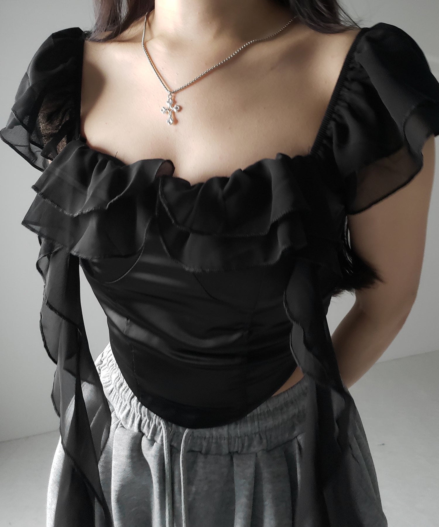 【 2WAY 】シアーフリルコルセットサテンショートブラウス / sheer frill corset satin short blouse