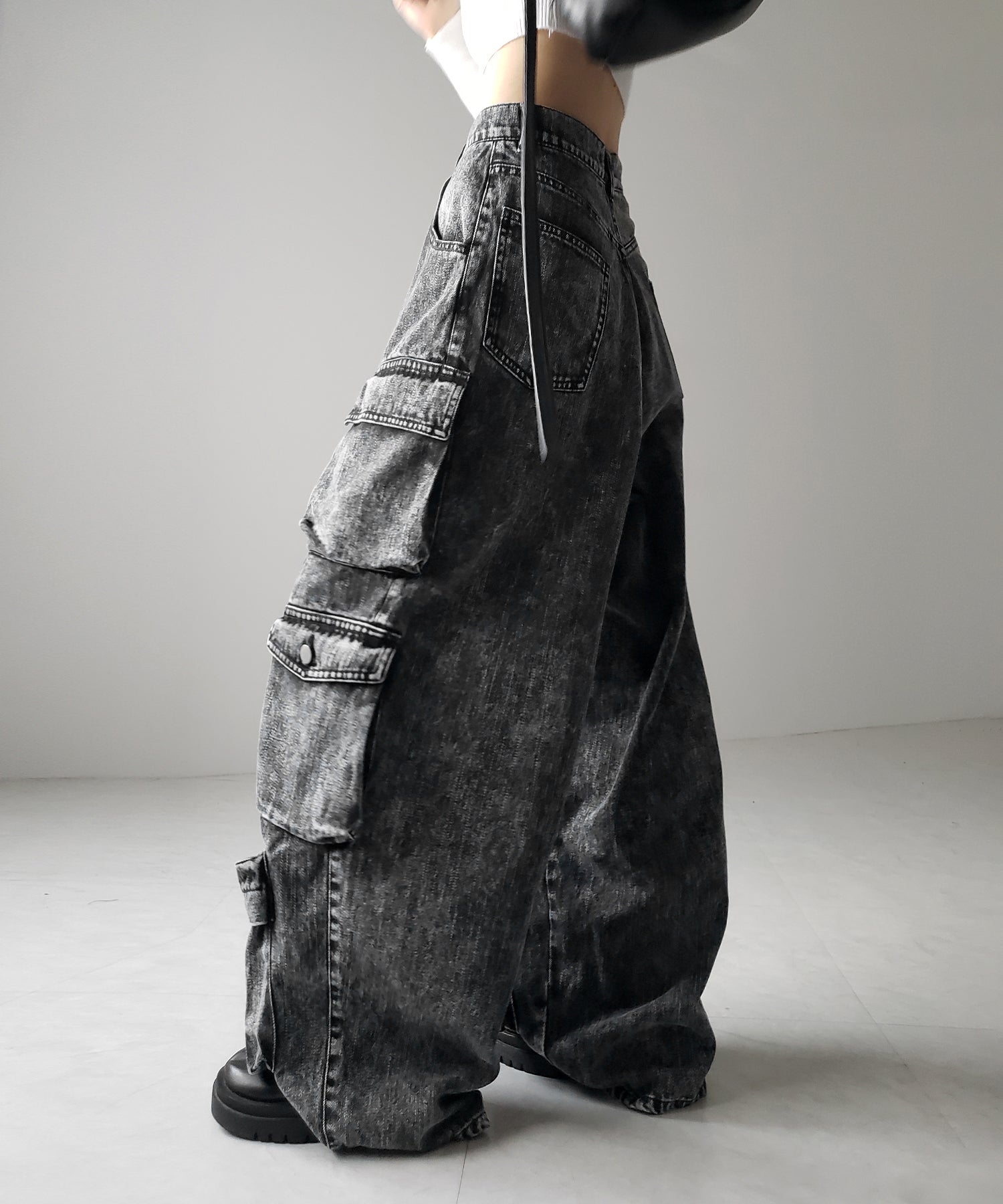 【 デニムセットアップ着用可能 】ヴィンテージケミカルブリーチヘビーワイドカーゴデニム / vintage chemical bleach heavy wide cargo denim