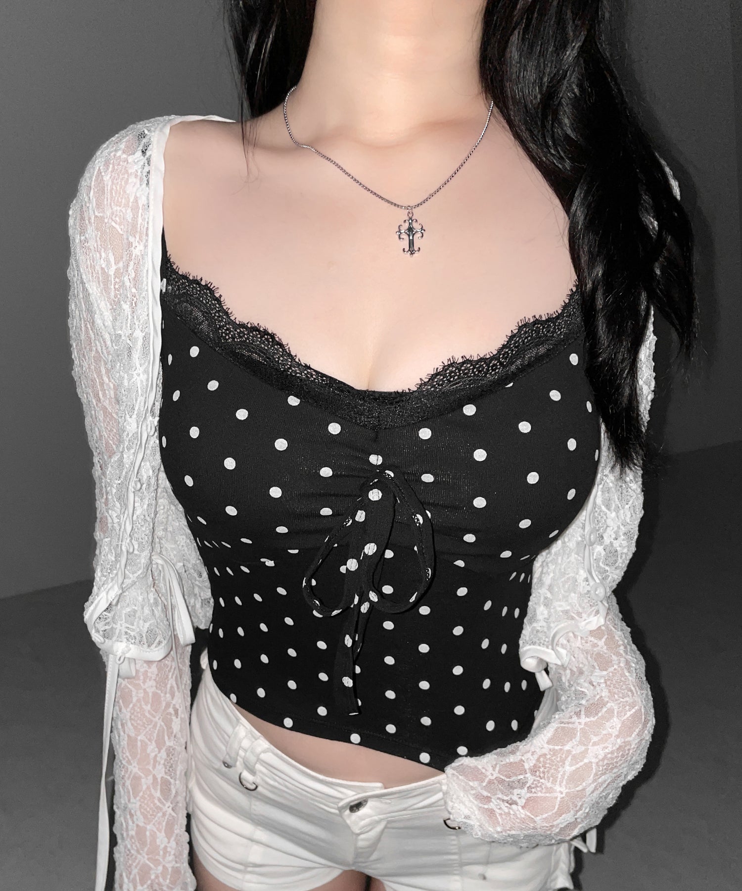 ドットレースフロントリボンキャミソール / Dot lace front ribbon camisole