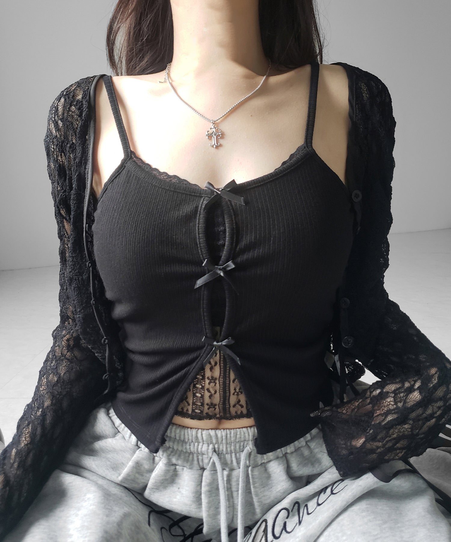 フロントリボンレースレイヤードリブキャミソール /Front ribbon lace layered ribbed camisole