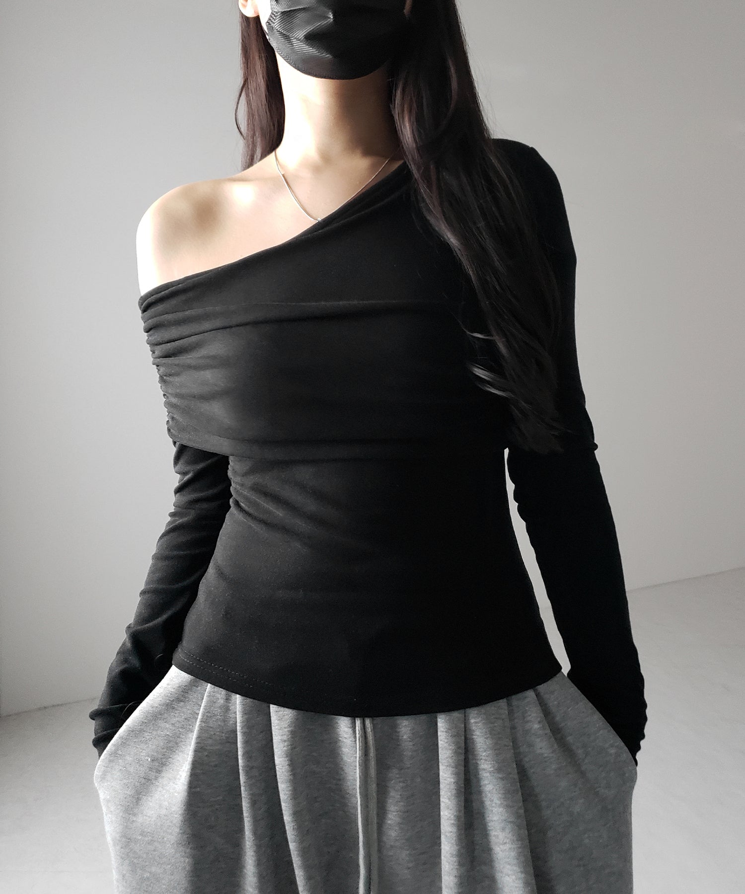 【 2color / 裏起毛 】ワンショルダードレープギャザースリムトップス / One-shoulder draped gather slim tops