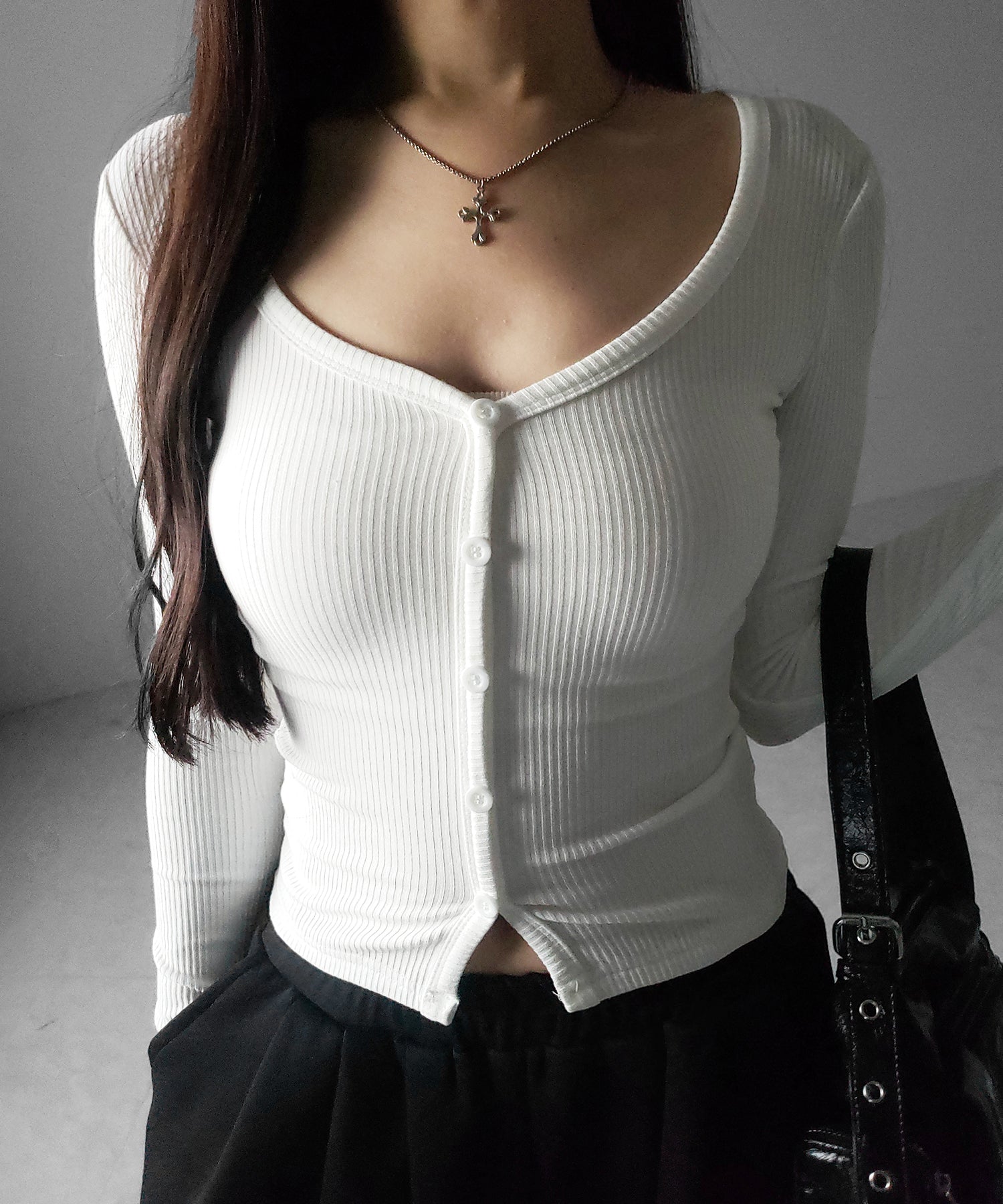 【 裏微起毛 】フロントボタンタイトリブカットソートップス / front button tight ribbed cutsew tops