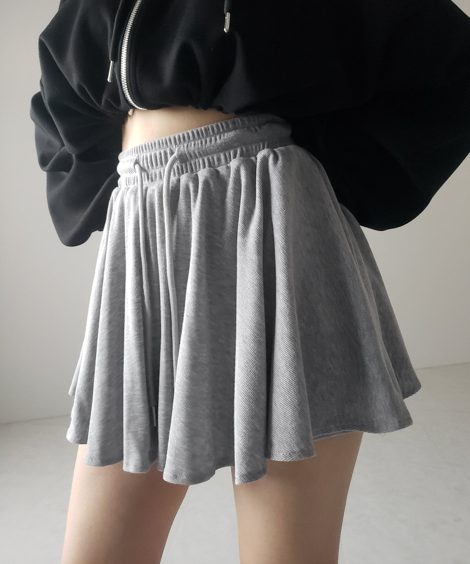 【インナーパンツ裏地付 】ハイウエストカットフレアミニスカート / High waist cut flare mini skirt