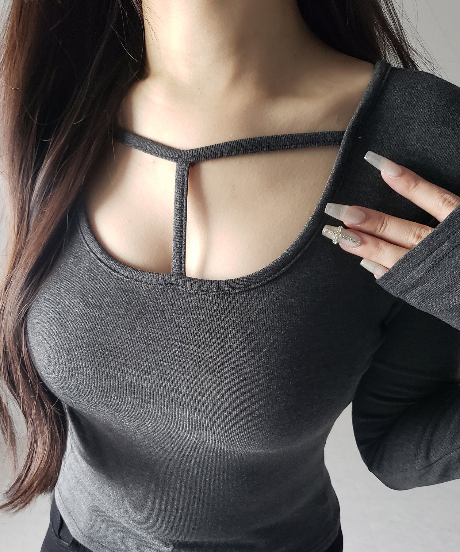 【 裏起毛 】カットアウトストラップスリムカットソートップス / cutout strap slim cutsew tops