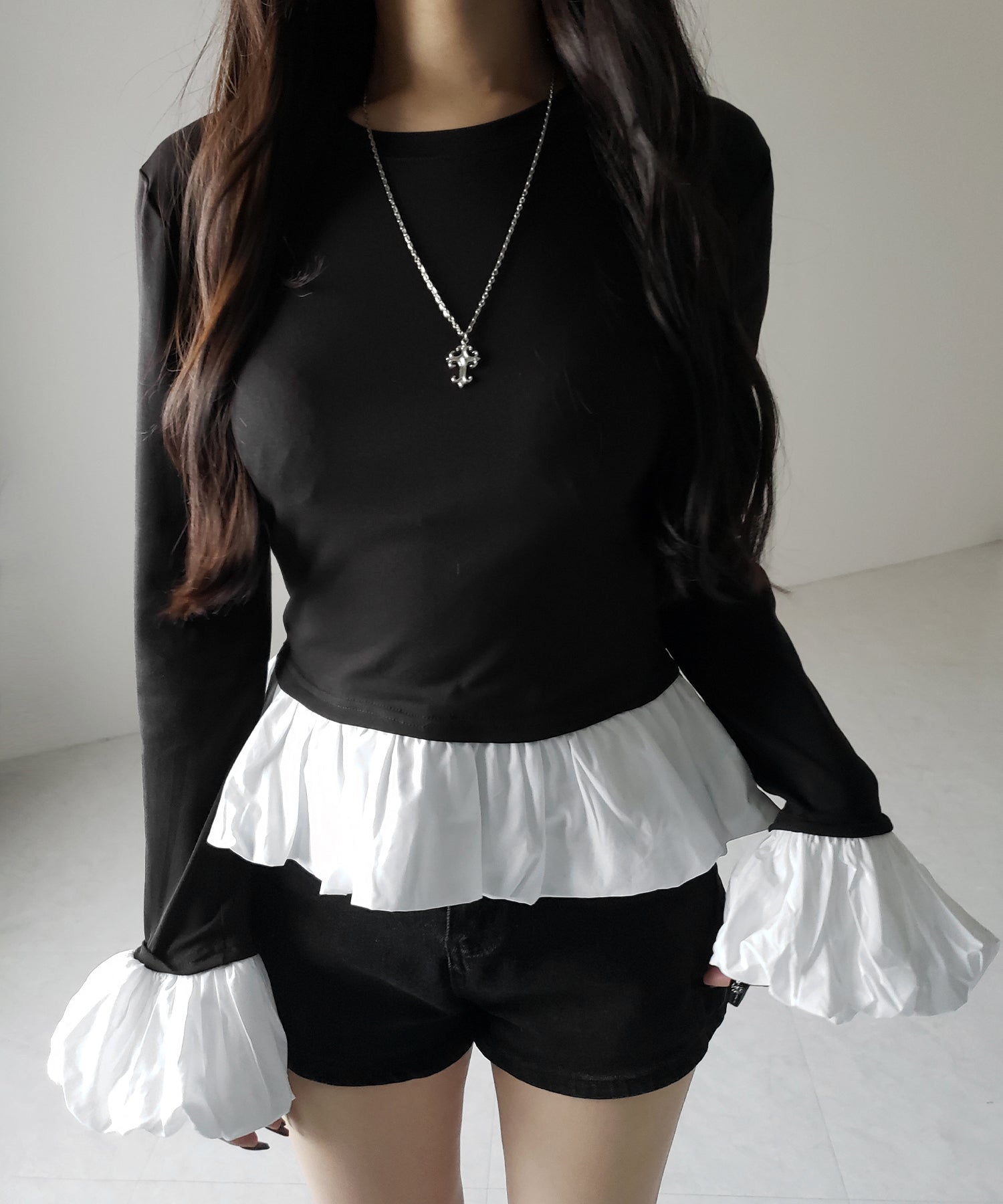 【 2color 】裾バルーンフリルカットソートップス / hem balloon frill cutsew tops