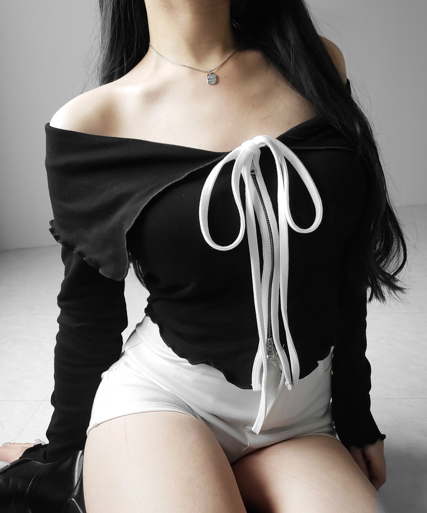 バイカラーリボンオフショルショートトップス / bicolor ribbon off shoulder short tops