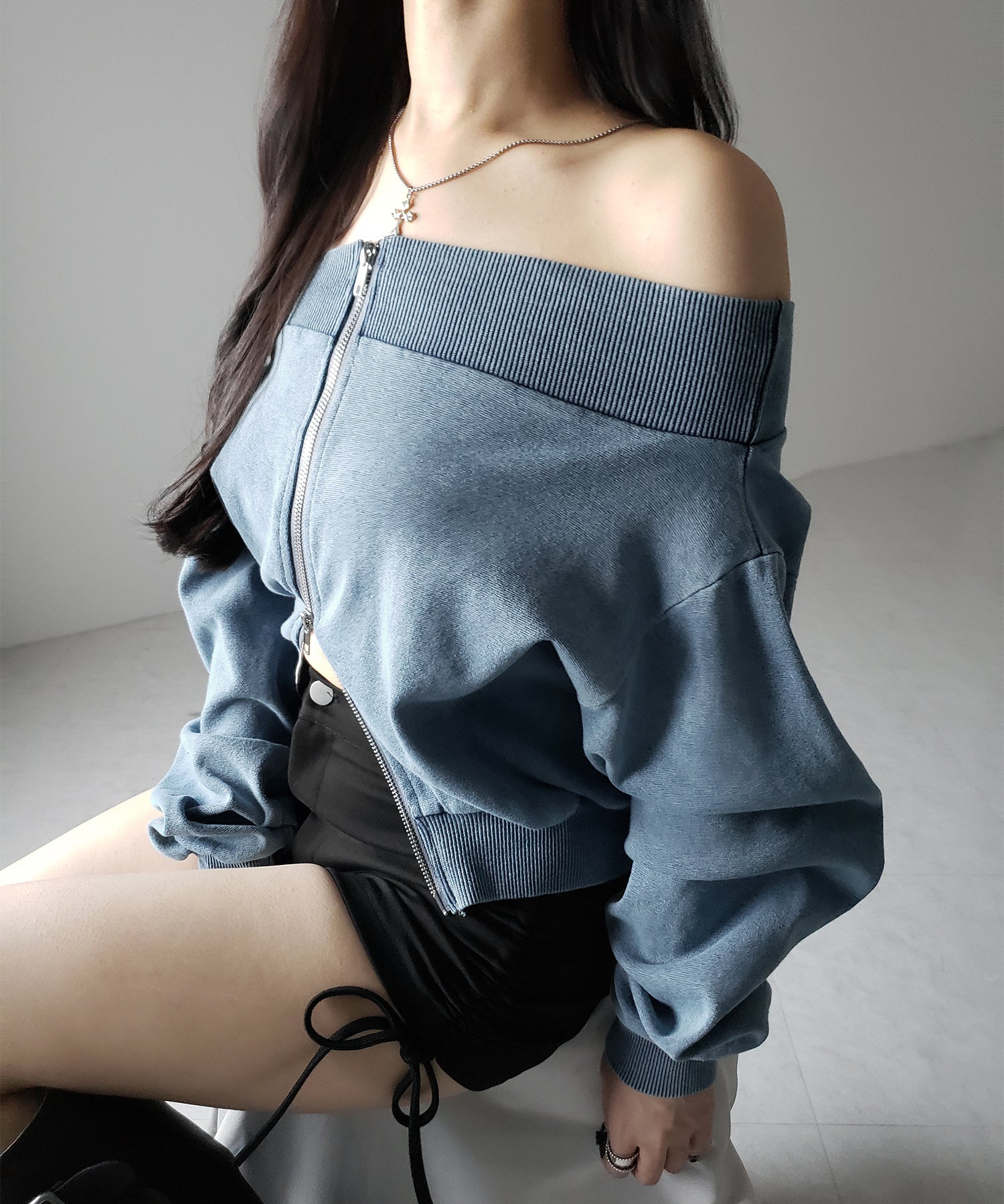 【 2color 】ダブルジップピグメントオフショルスウェットトップス / double zip pigment off shoulder sweat tops