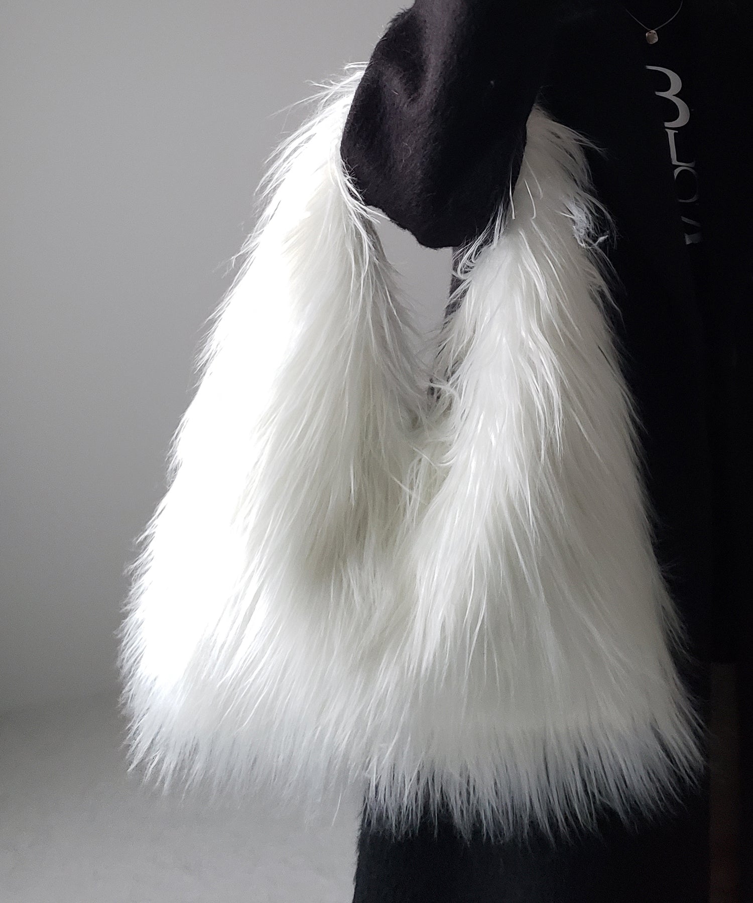 【 5color 】シャギーファーワンハンドルショルダーバッグ / shaggy fur onehandle shoulder bag