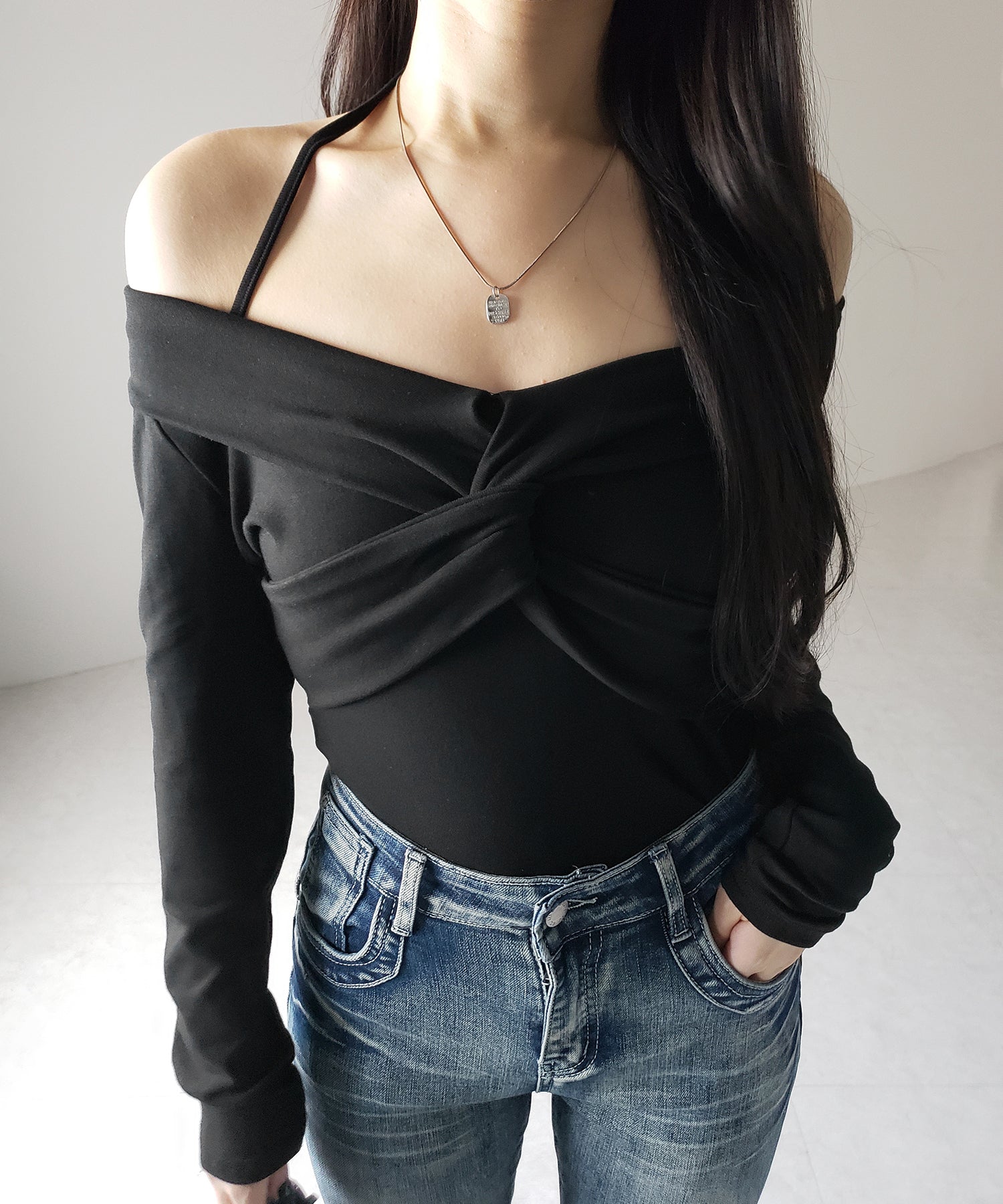 【 2color 】クロスギャザーオフショルカットソートップス / cross gather off shoulder cutsew tops