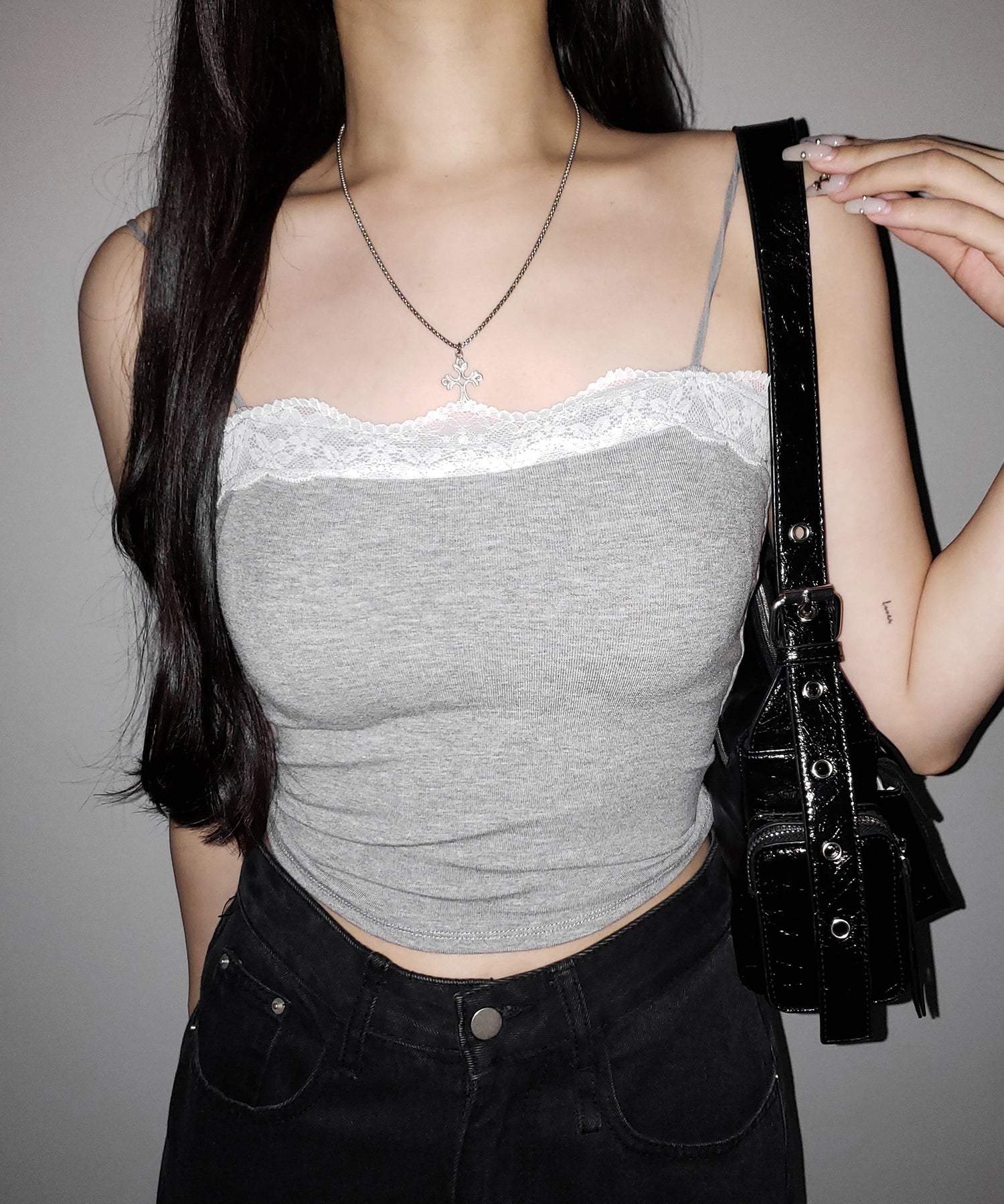 レース切替スクエアクロップドキャミソール / Lace switched square cropped camisole
