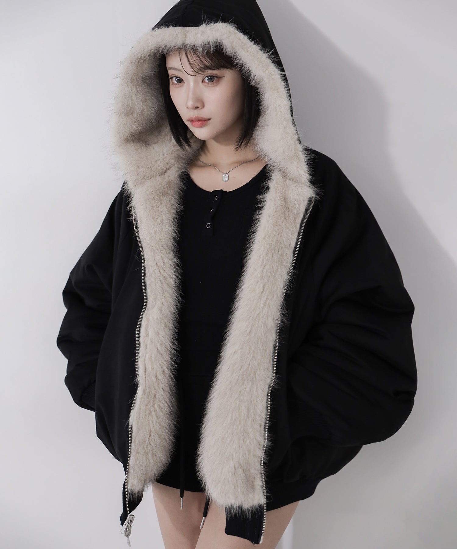 【 リバーシブル2WAY】ビッグフーディボリュームフェイクファーブルゾン / Reversible big hoodie volume fake fur blouson