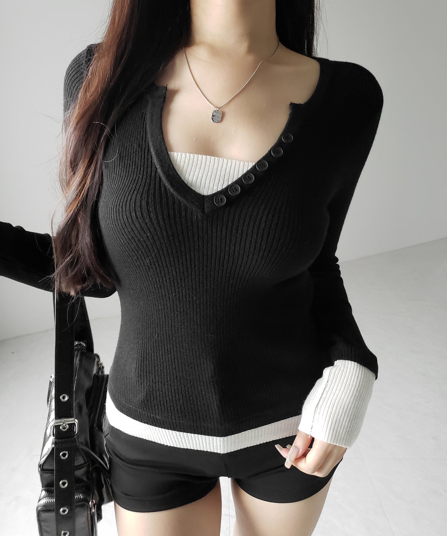 フェイクレイヤードスリムリブニットトップス / Fake layered slim rib knit tops
