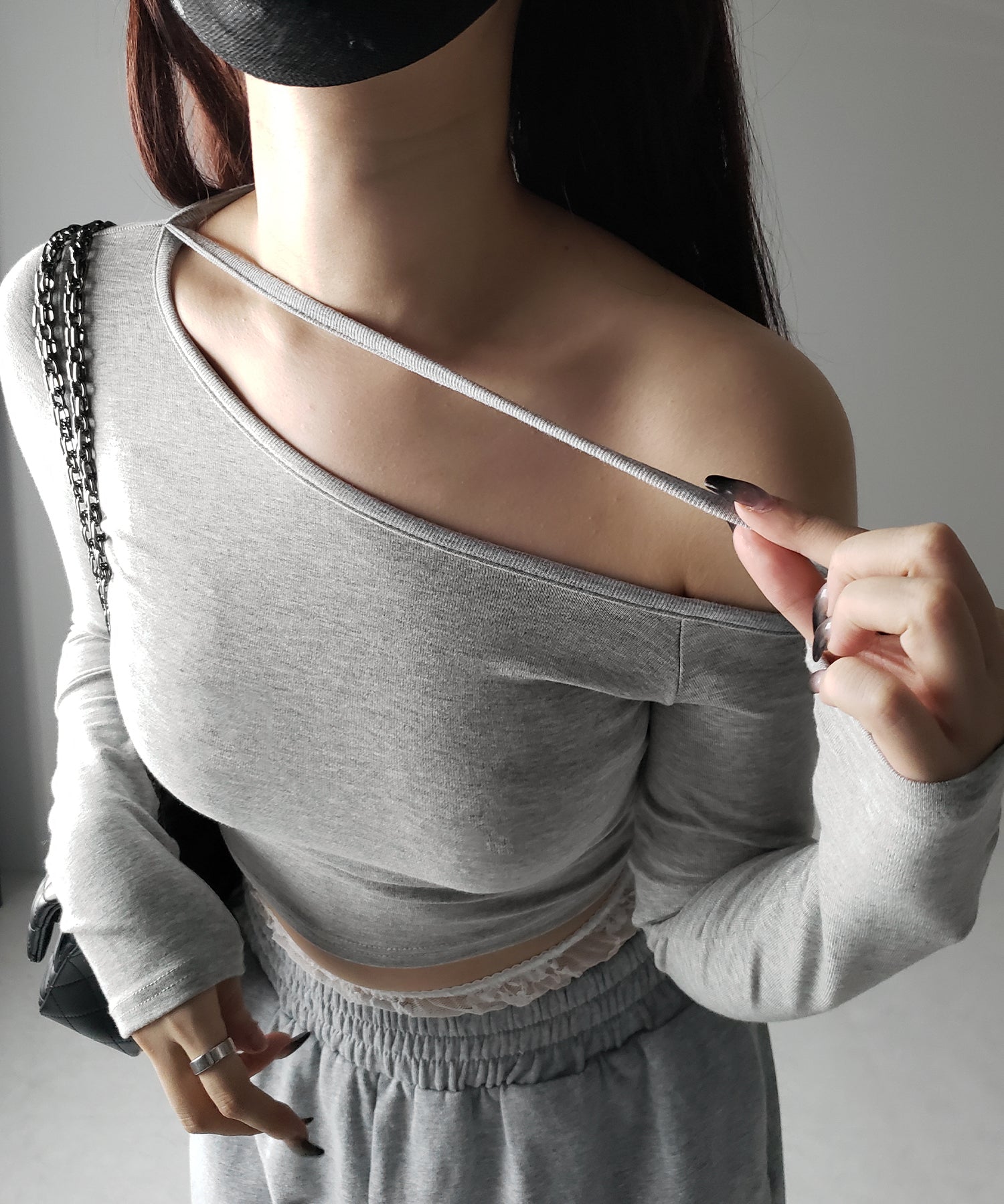 【 3color 】ストラップワンショルダーショートカットソートップス / strap one shoulder short cutsew tops