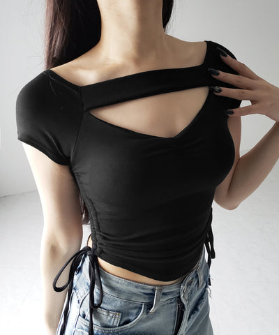 半袖クロスストラップリボンカットアウトオフショルトップス / short sleeve cross strap ribbon cutout offshoulder tops