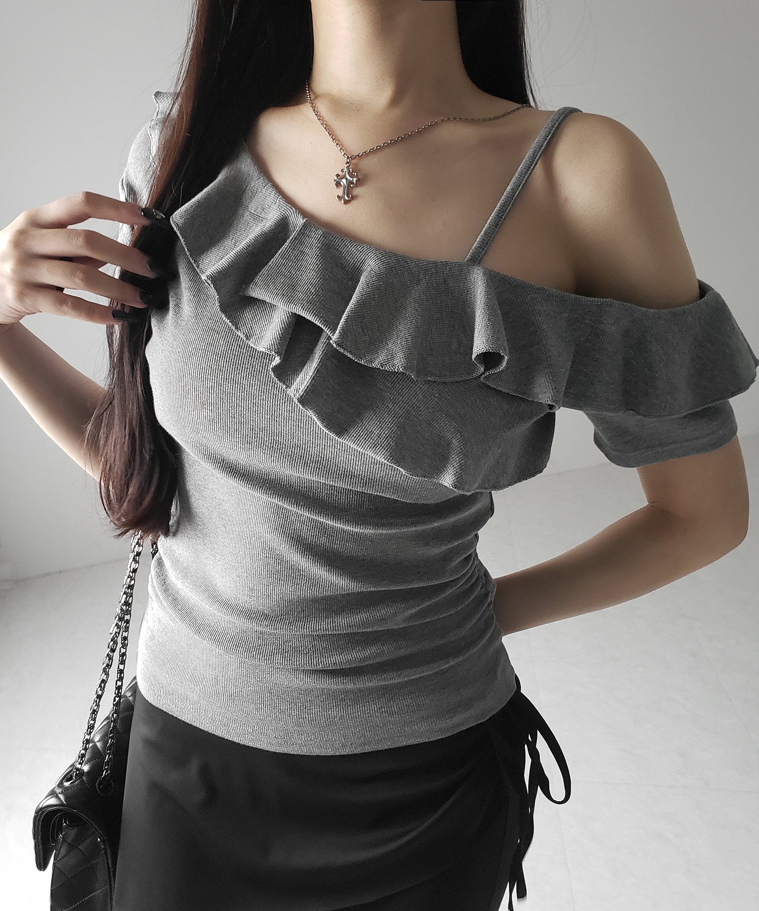ワンショルストラップフリルリブTシャツ / one shoulder strap frill ribbed T-shirt
