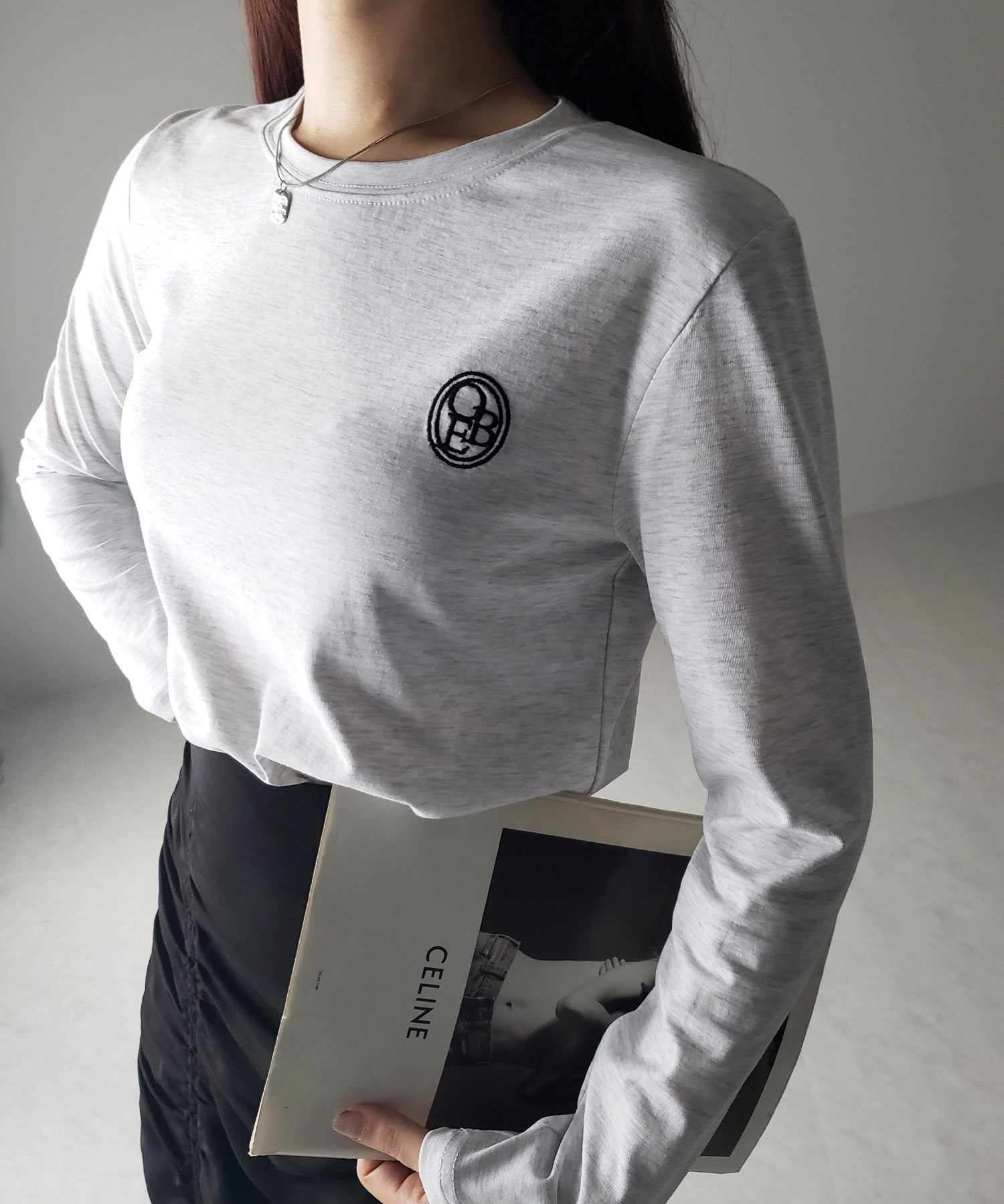 OBE刺繍 ミニロゴ長袖Tシャツ【 韓国製 】
