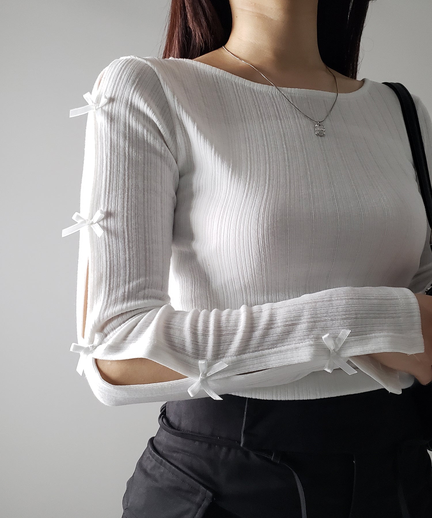 【 2color 】ミニリボンカットアウト長袖カットソートップス