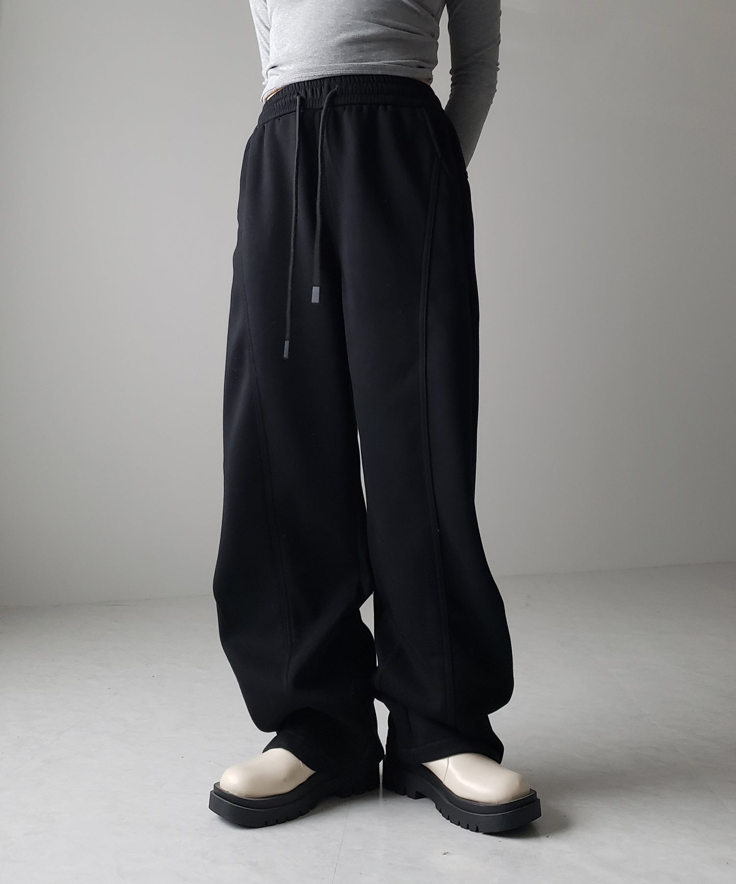【 裏起毛 】カーブラインサイドタックワイドスウェットパンツ
