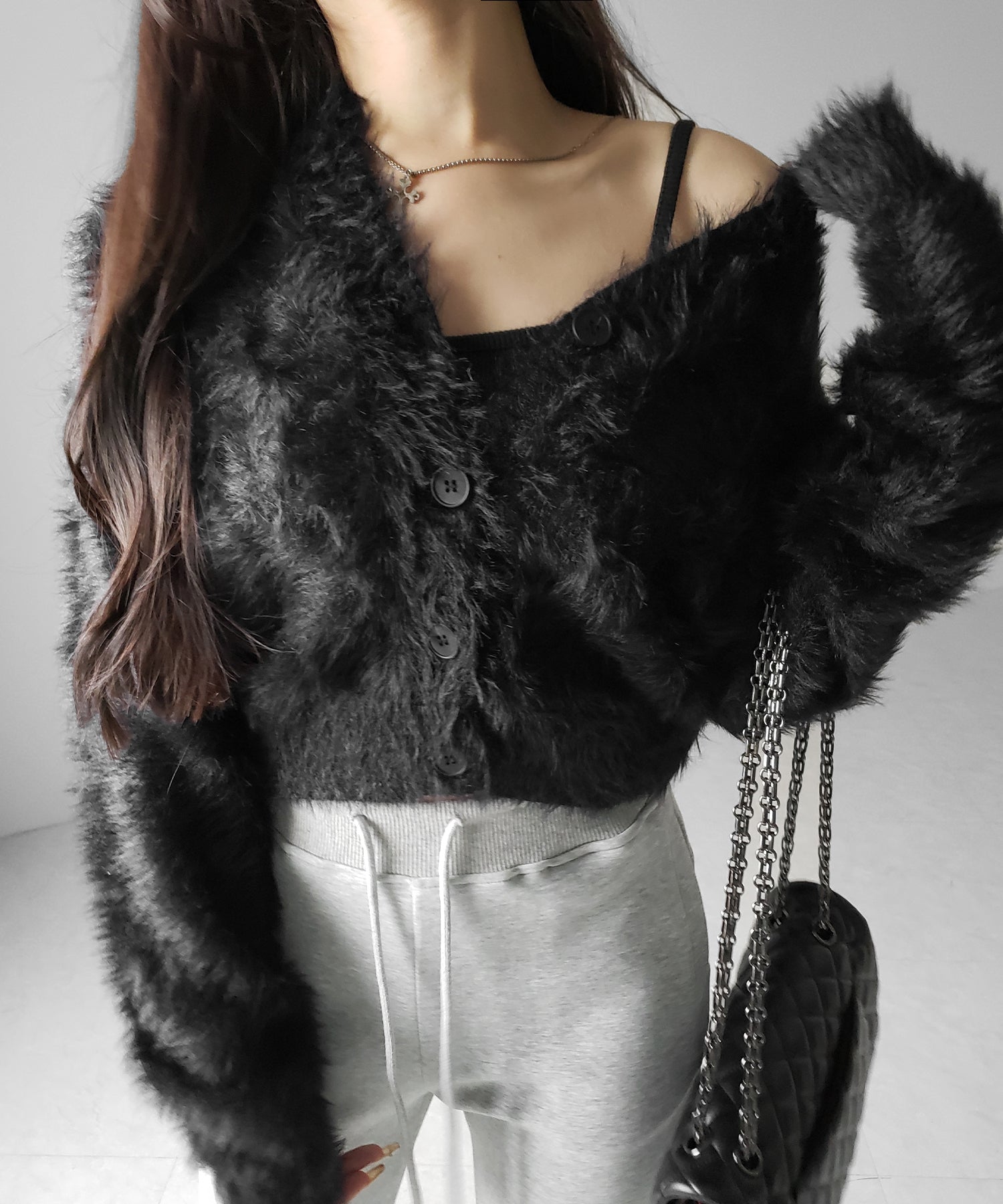 ブラックボタンショートシャギーニットカーディガン / black button short shaggy knit cardigan