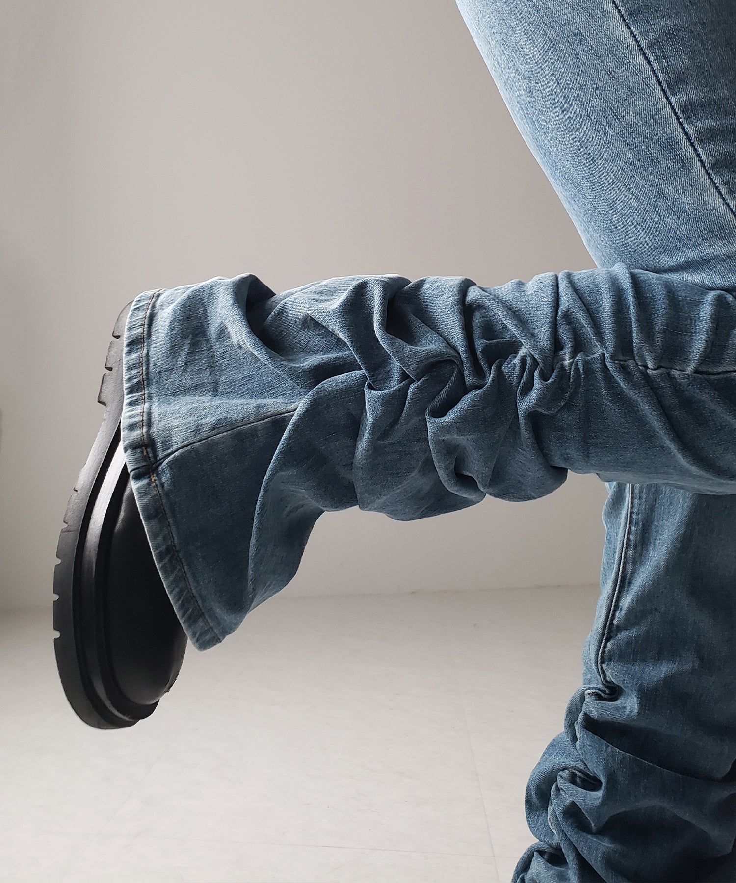 ヘムシャーリングギャザーストレッチフレアパンツ / Hem shirring gather stretch flare pants